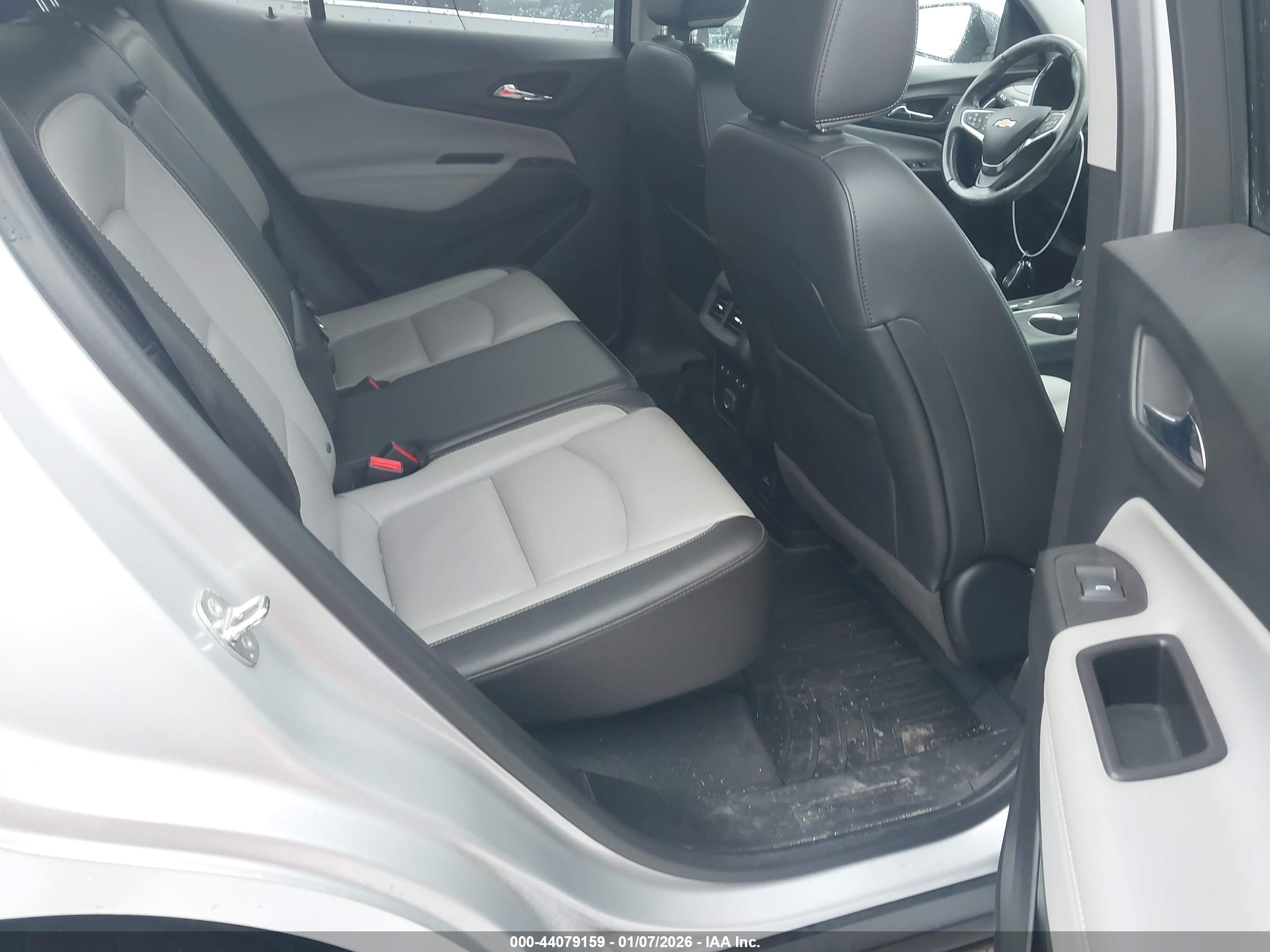 CHEVROLET EQUINOX image 8