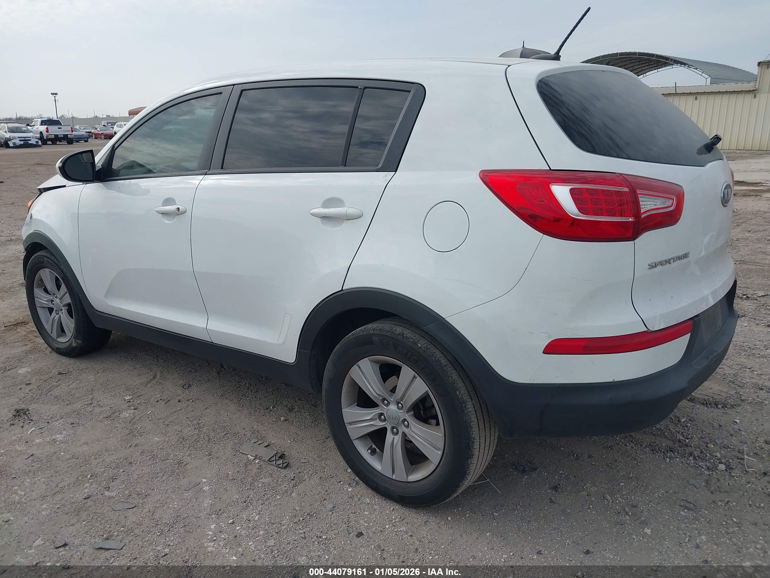 KIA SPORTAGE image 3