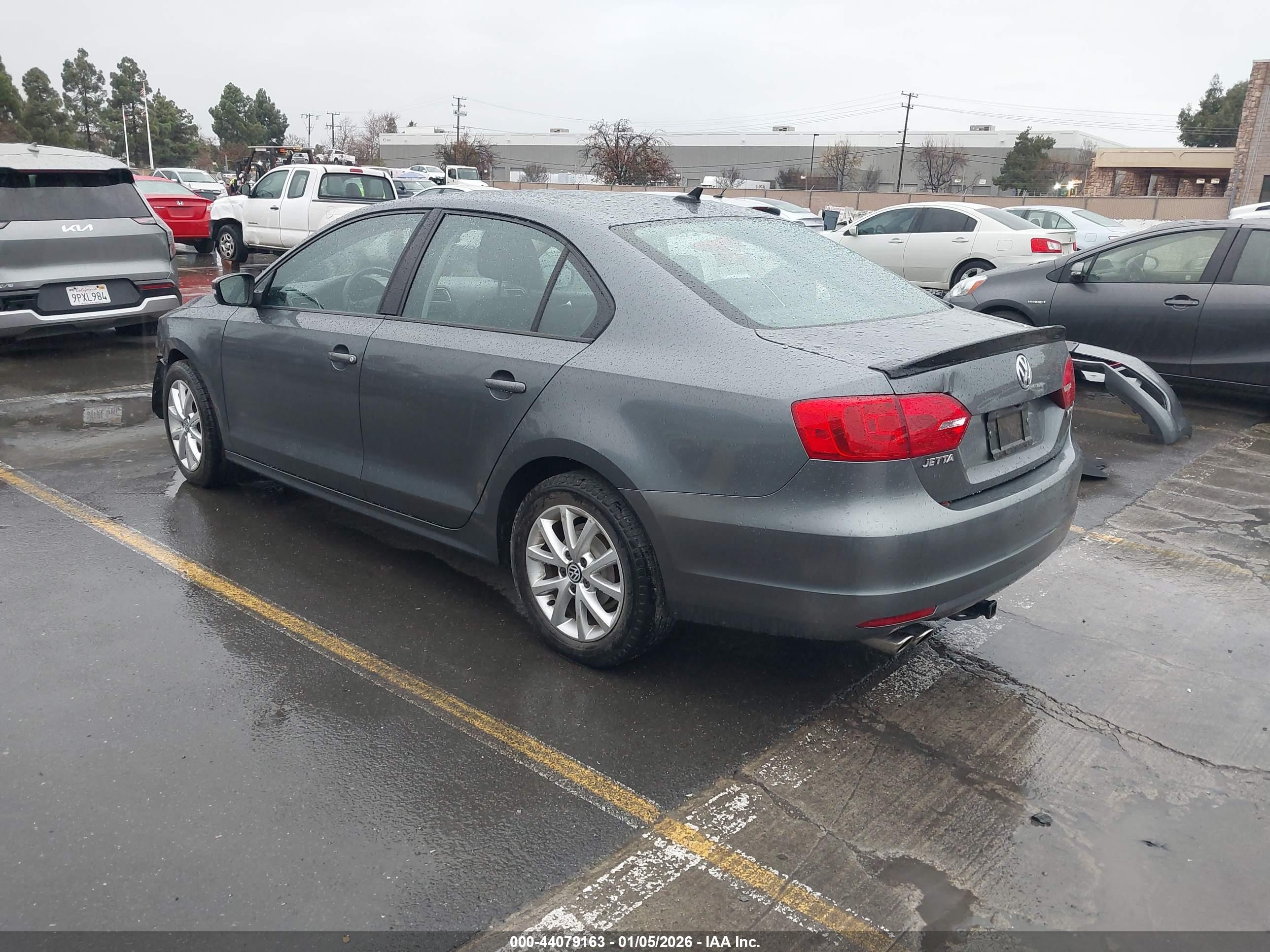 VOLKSWAGEN JETTA image 3