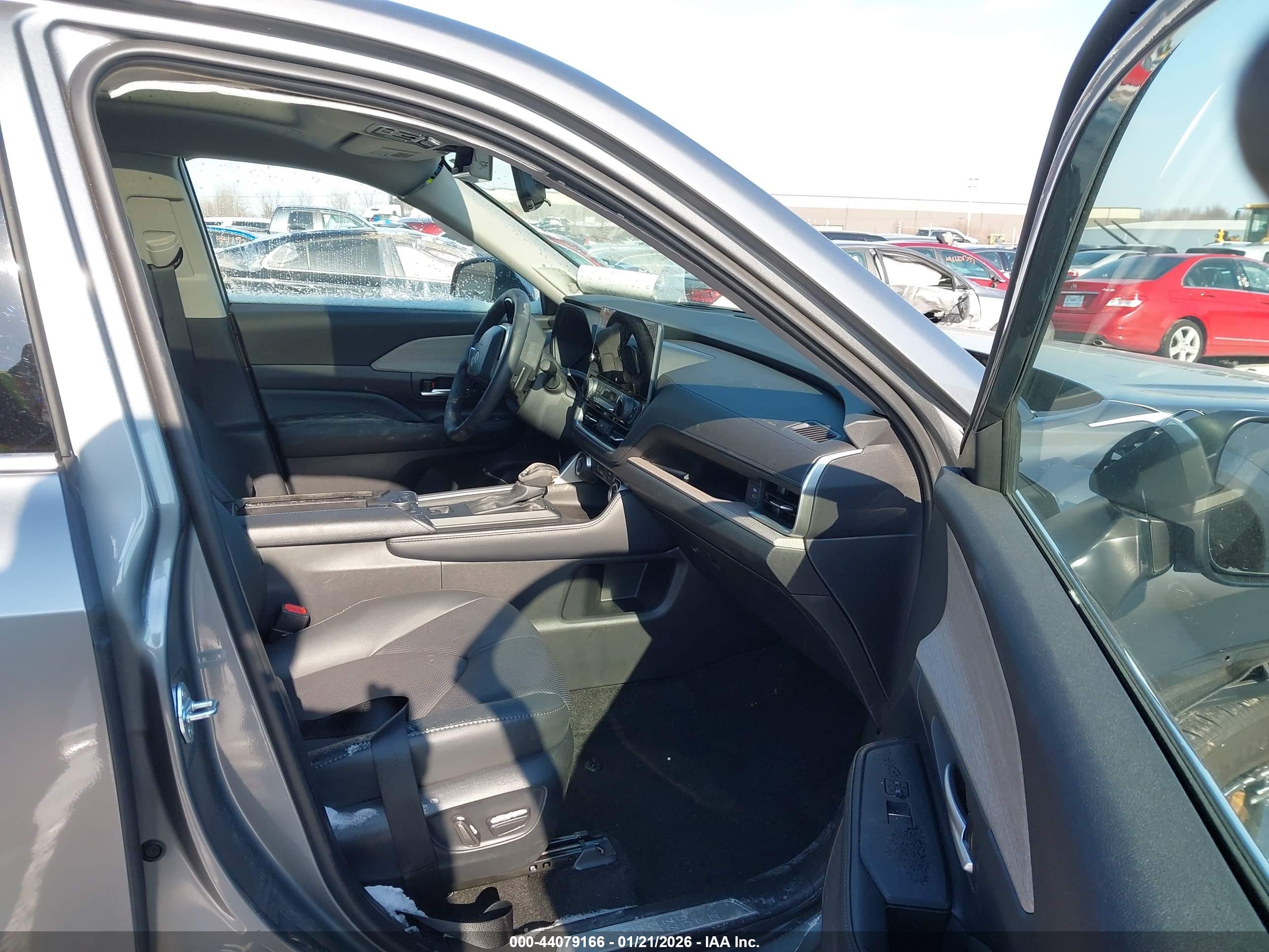 TOYOTA GRAND image 5