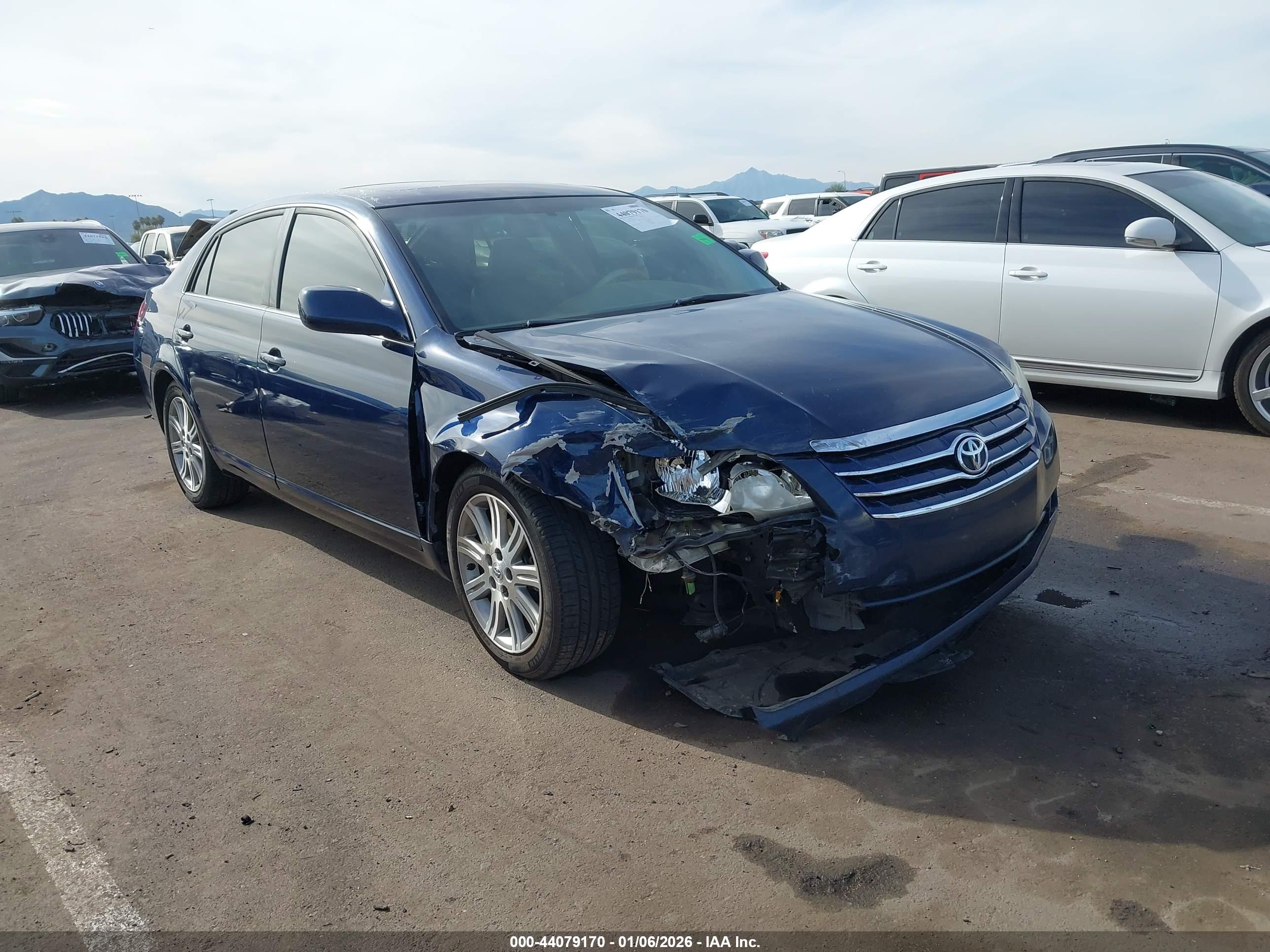 TOYOTA AVALON image 6