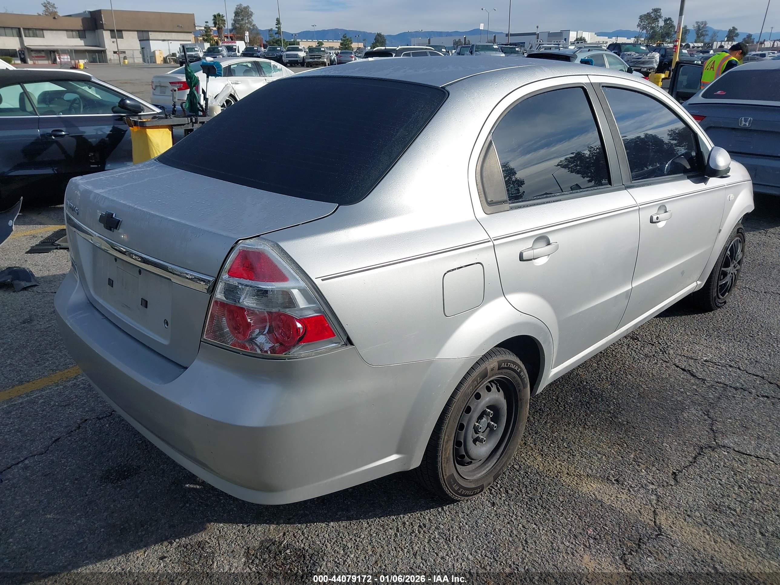 CHEVROLET AVEO image 4