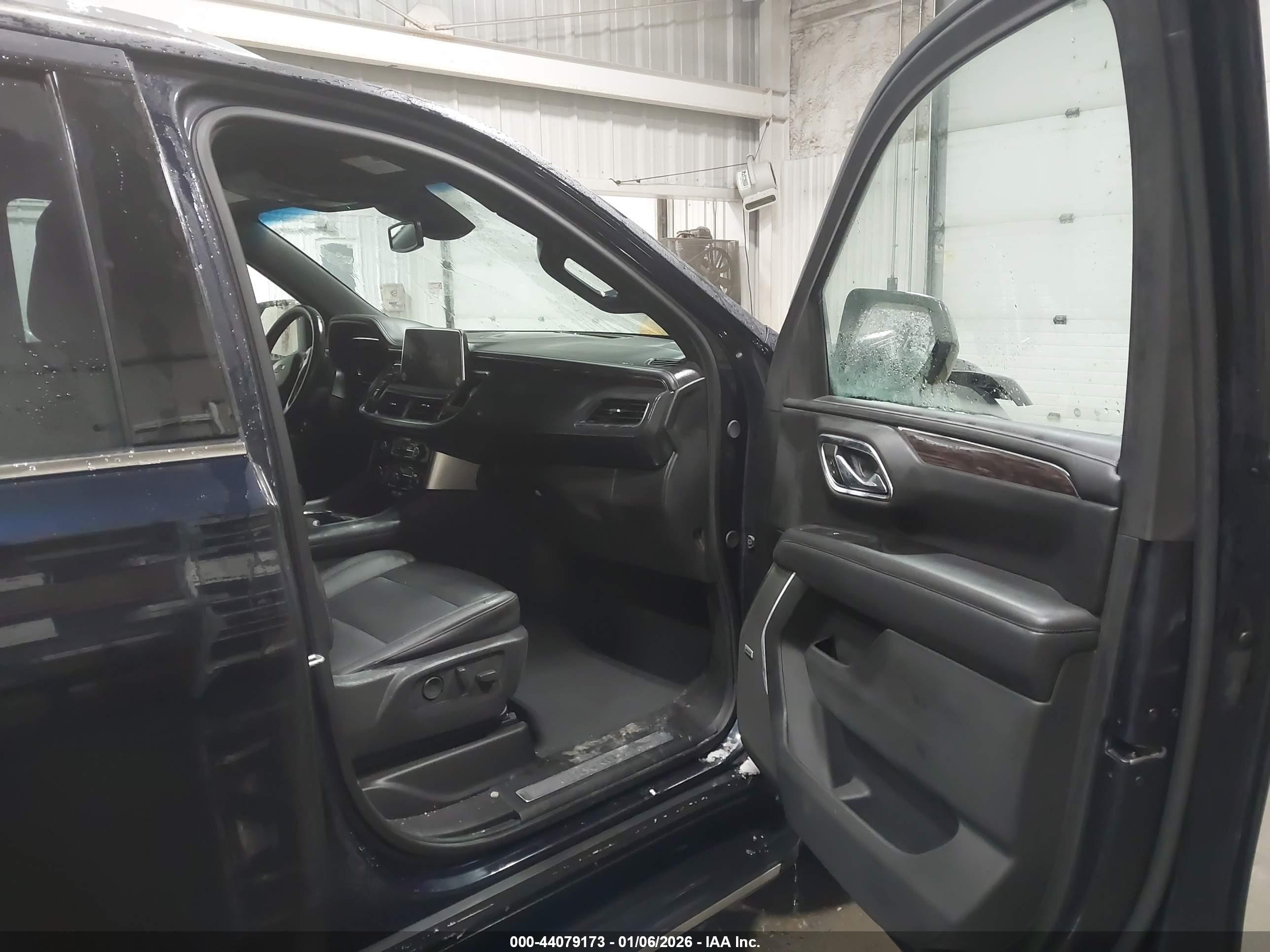 CHEVROLET TAHOE image 5