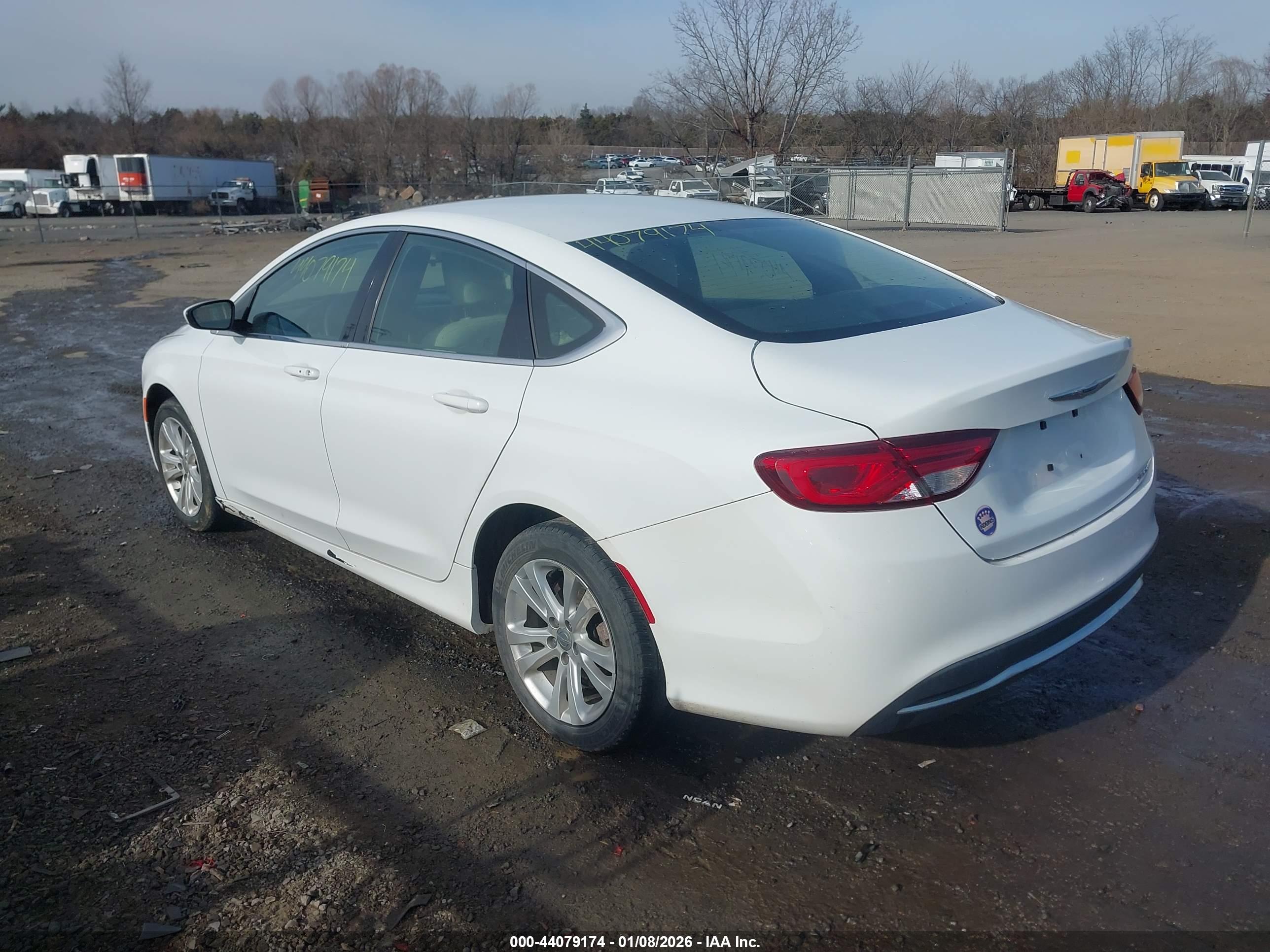 CHRYSLER 200 image 3