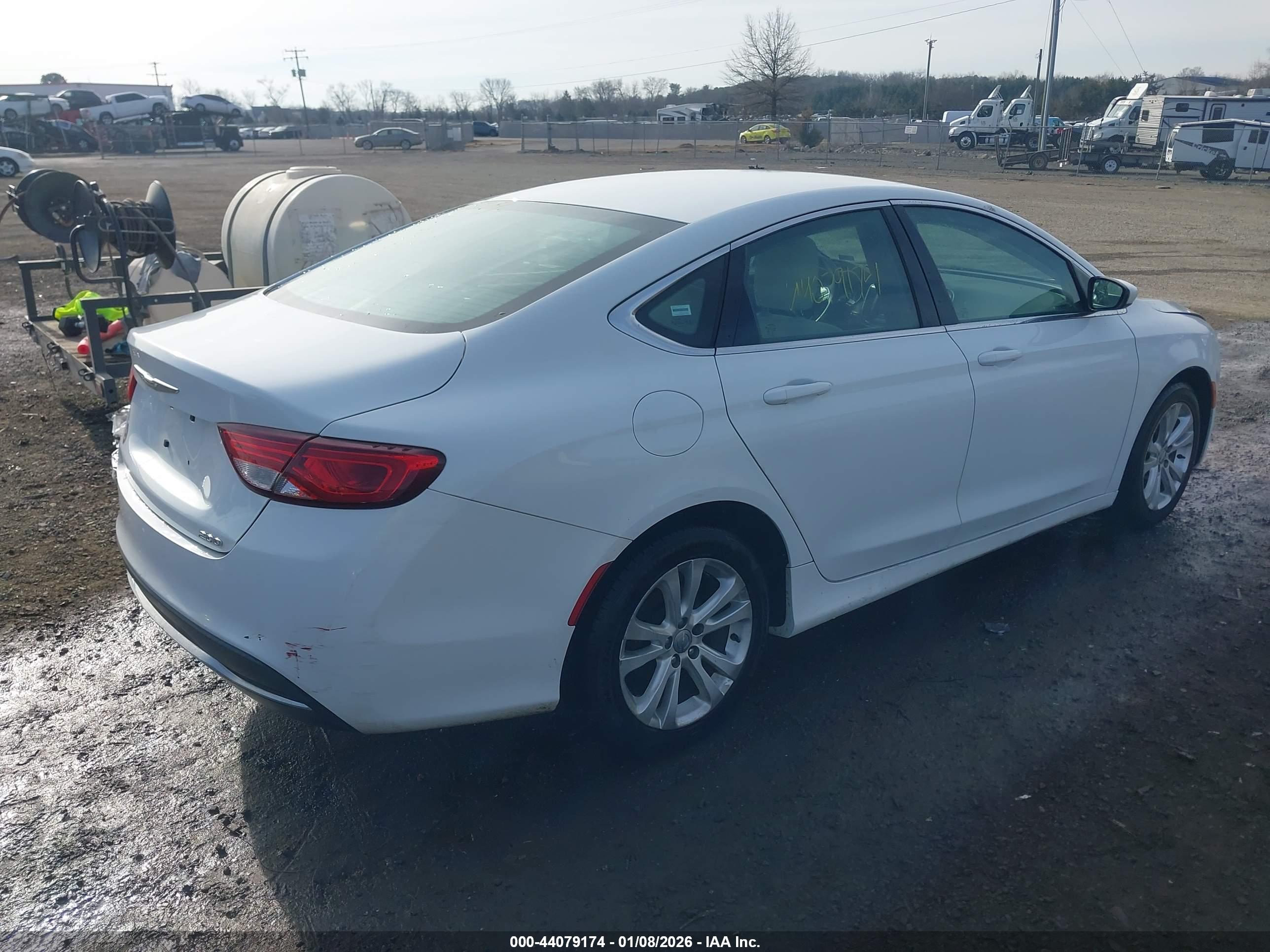CHRYSLER 200 image 4