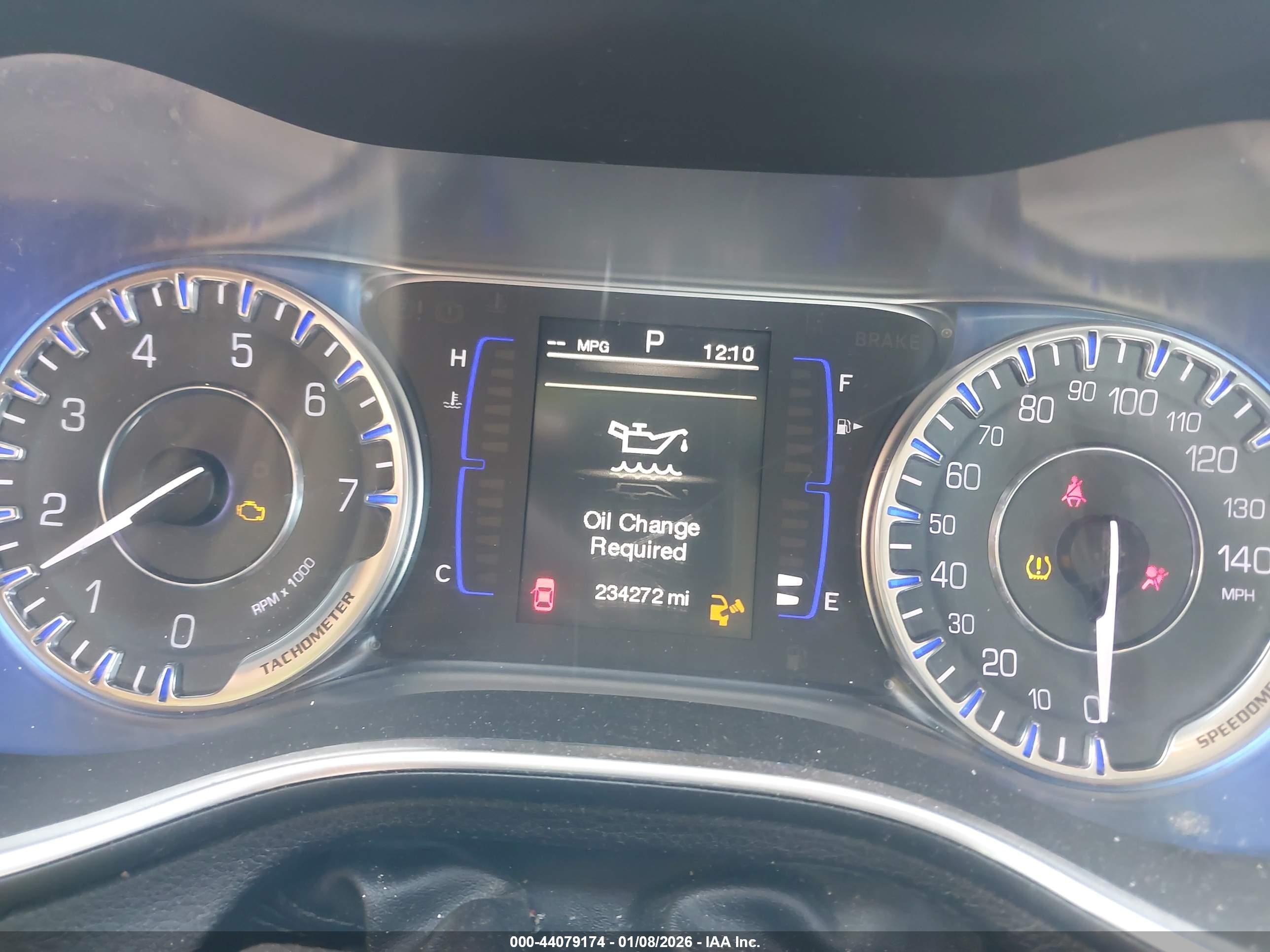 CHRYSLER 200 image 7