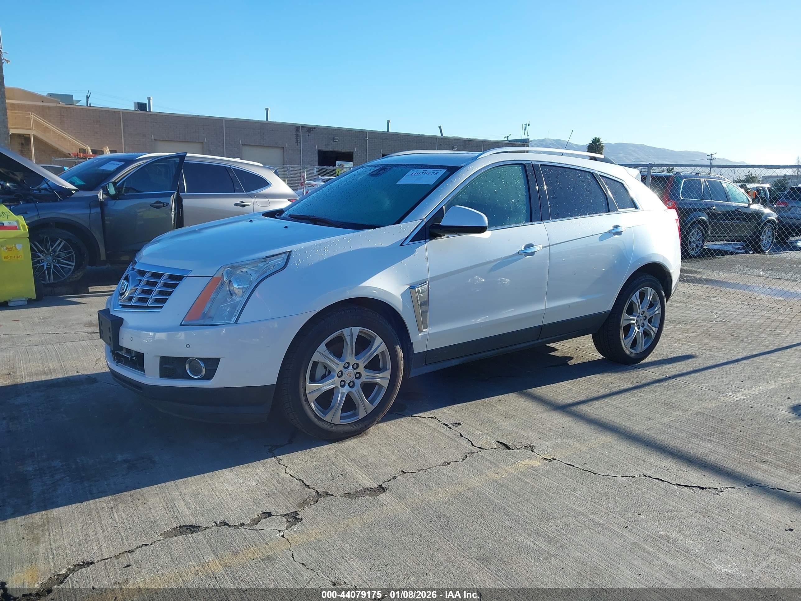 CADILLAC SRX image 2