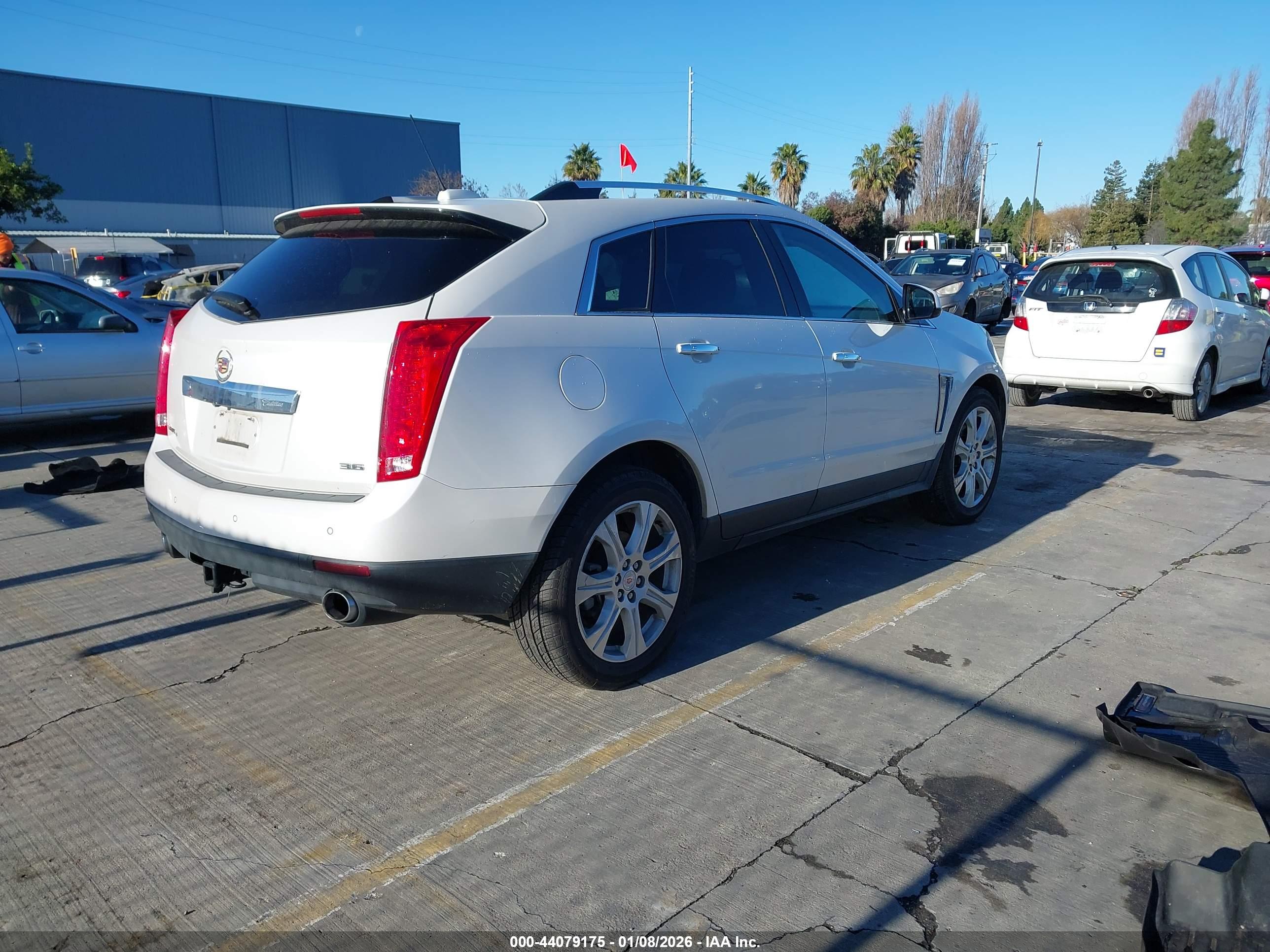 CADILLAC SRX image 4