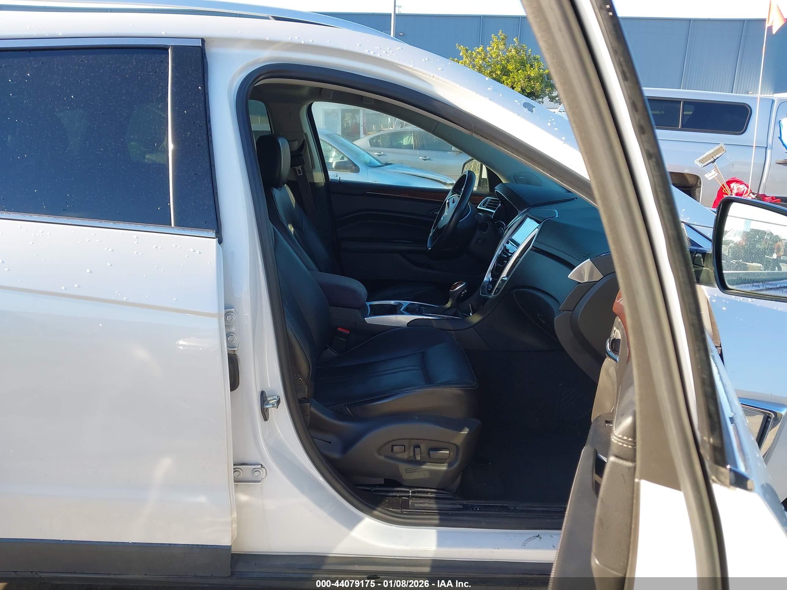CADILLAC SRX image 5