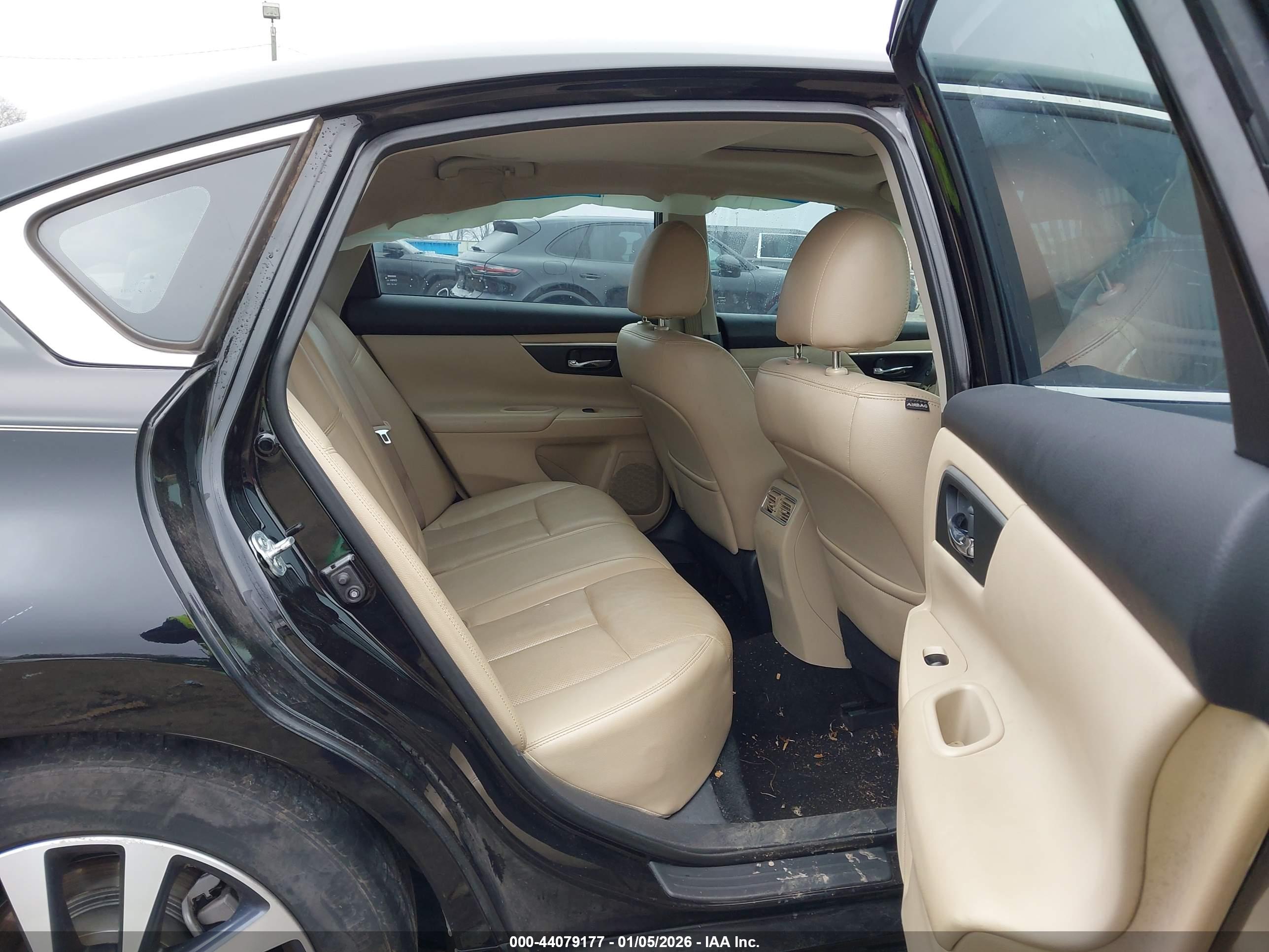 NISSAN ALTIMA image 8