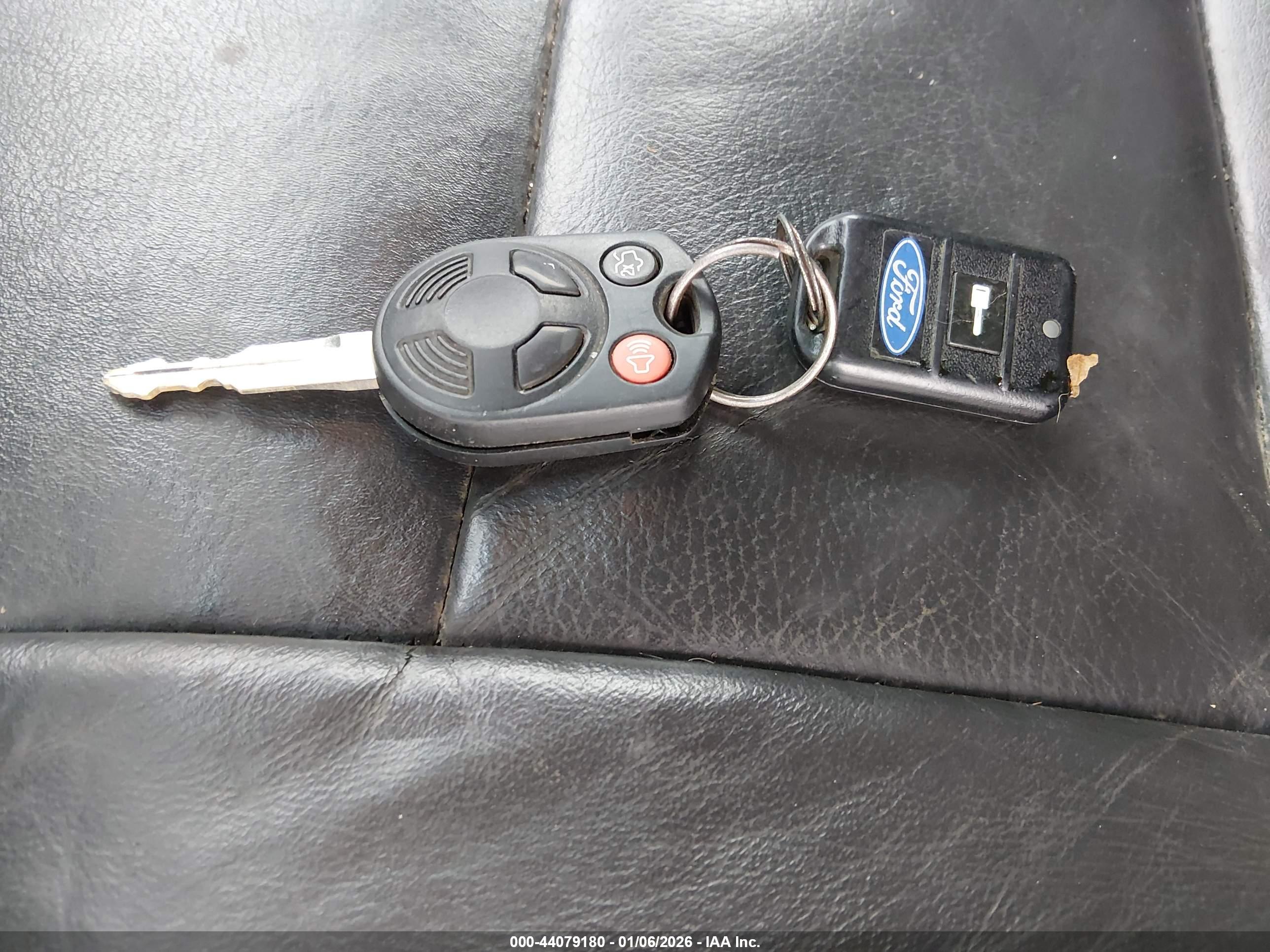FORD FUSION image 11