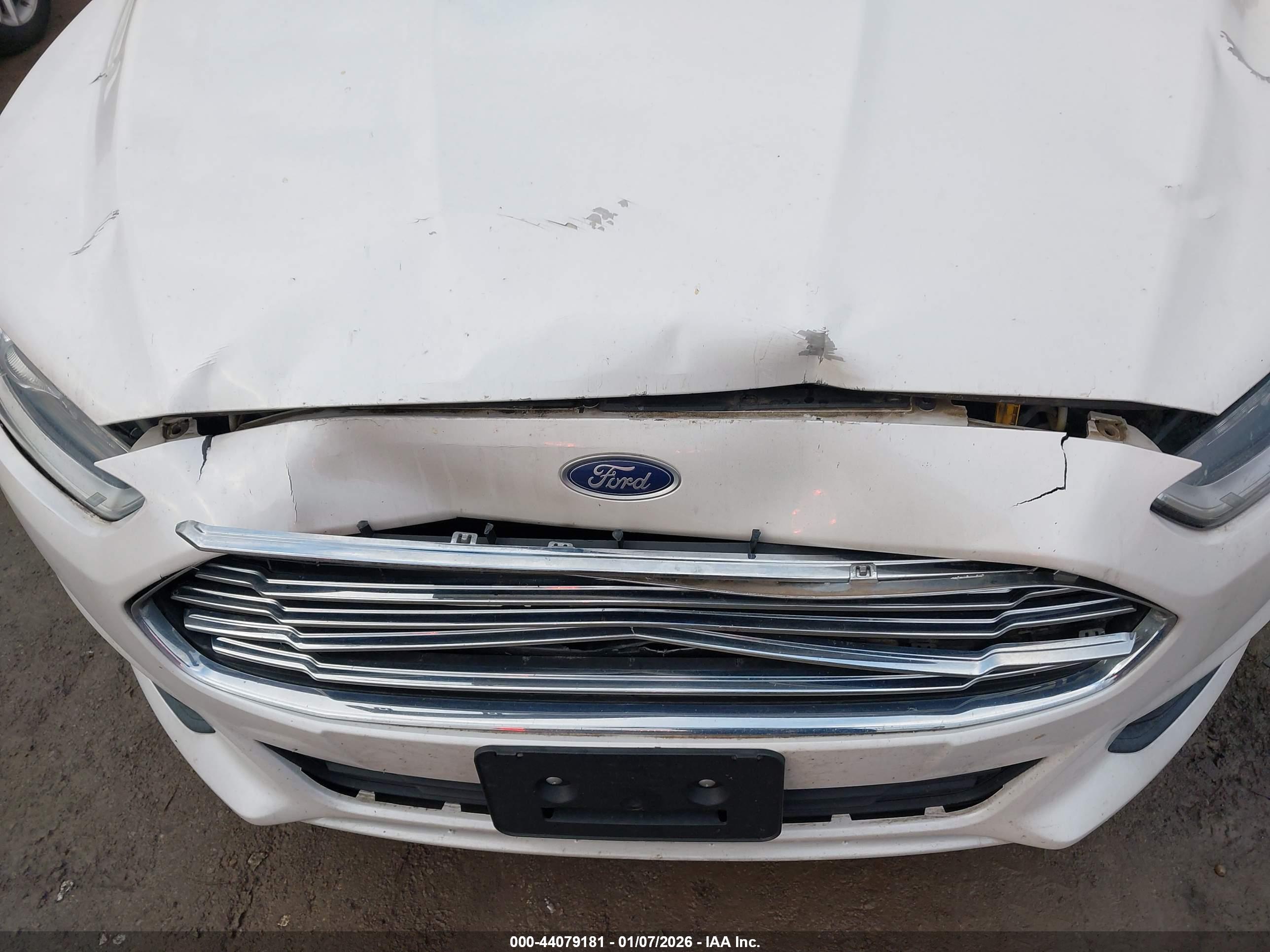 FORD FUSION image 6