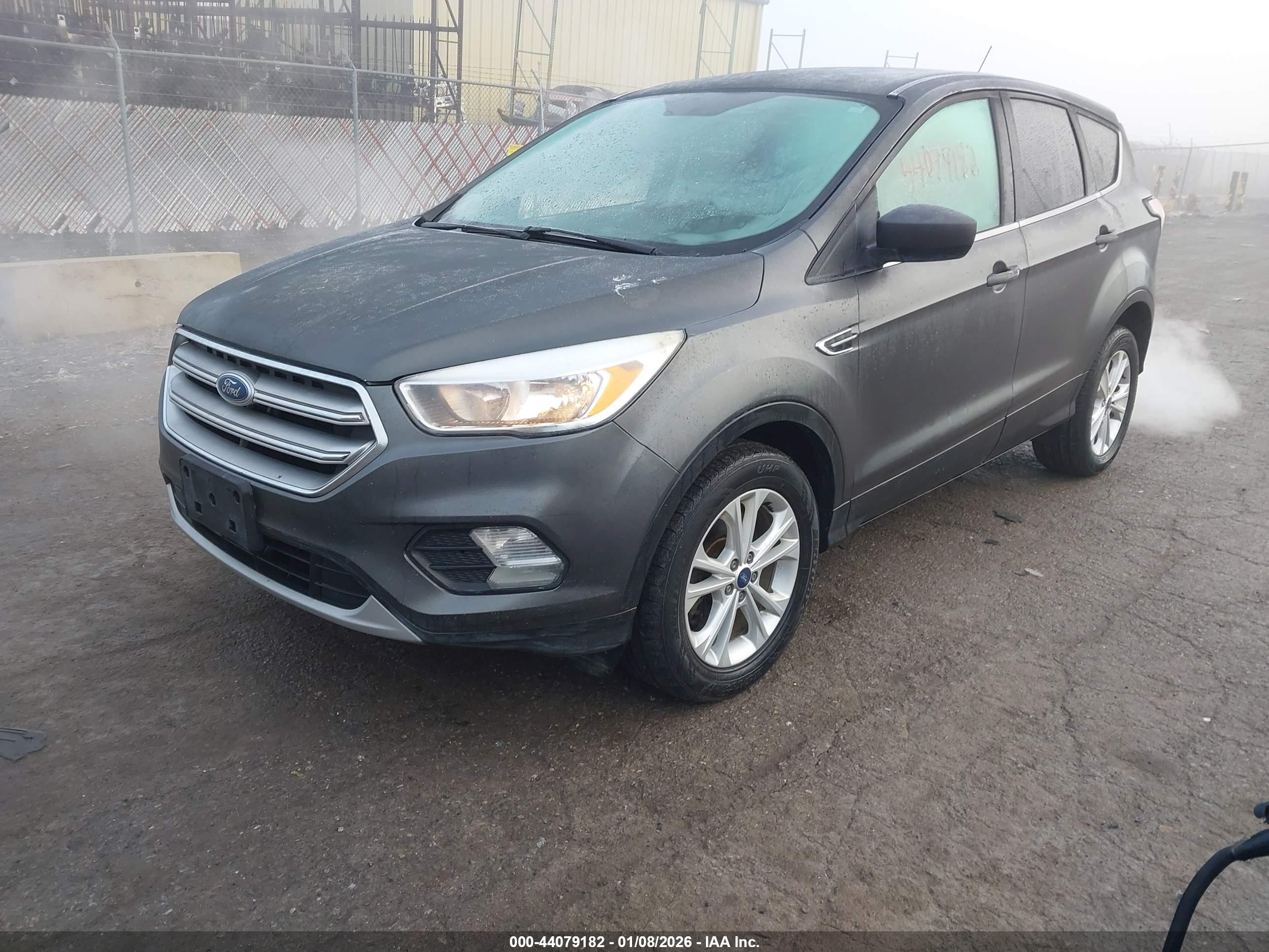 FORD ESCAPE image 2