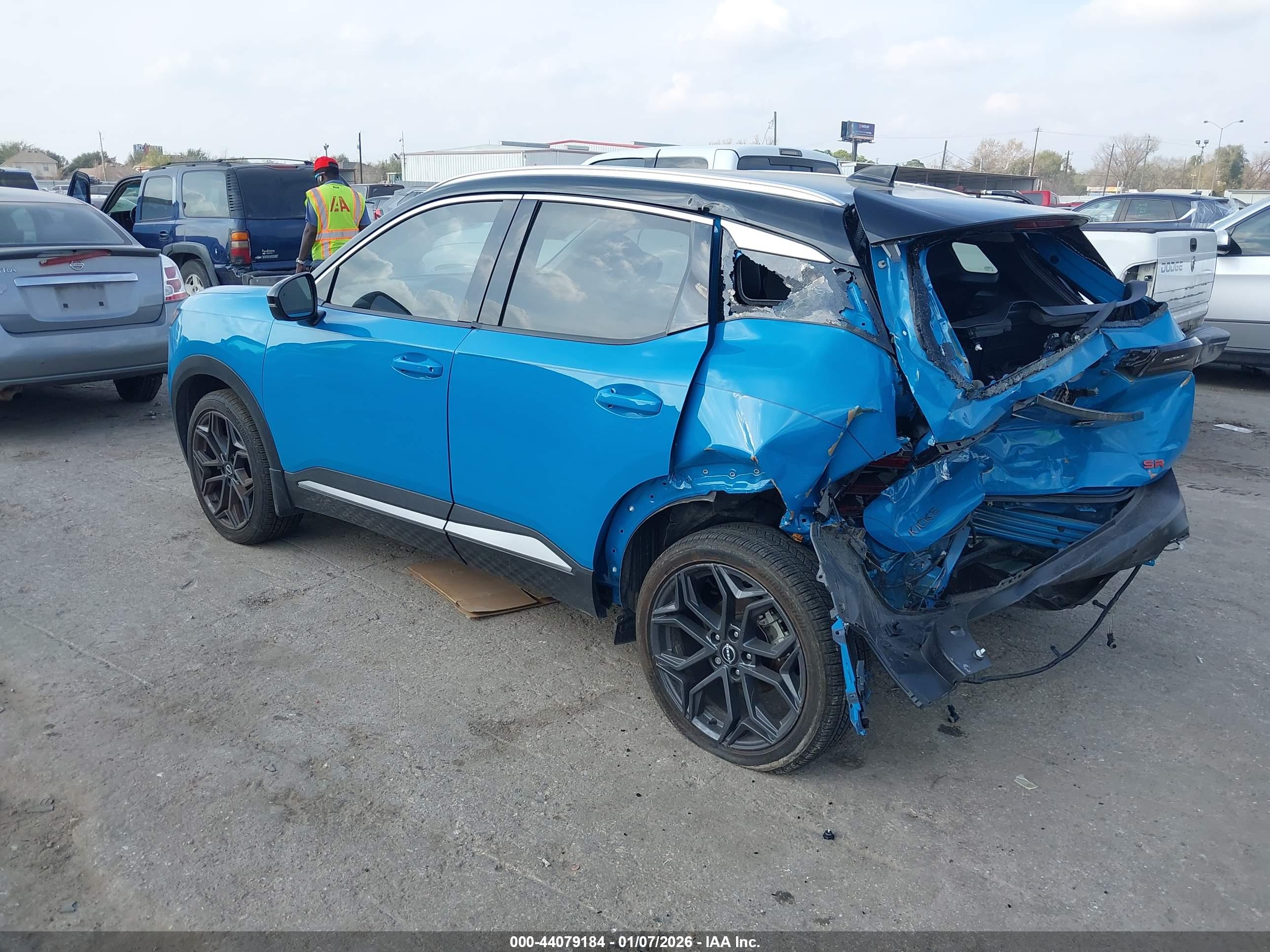NISSAN KICKS image 3