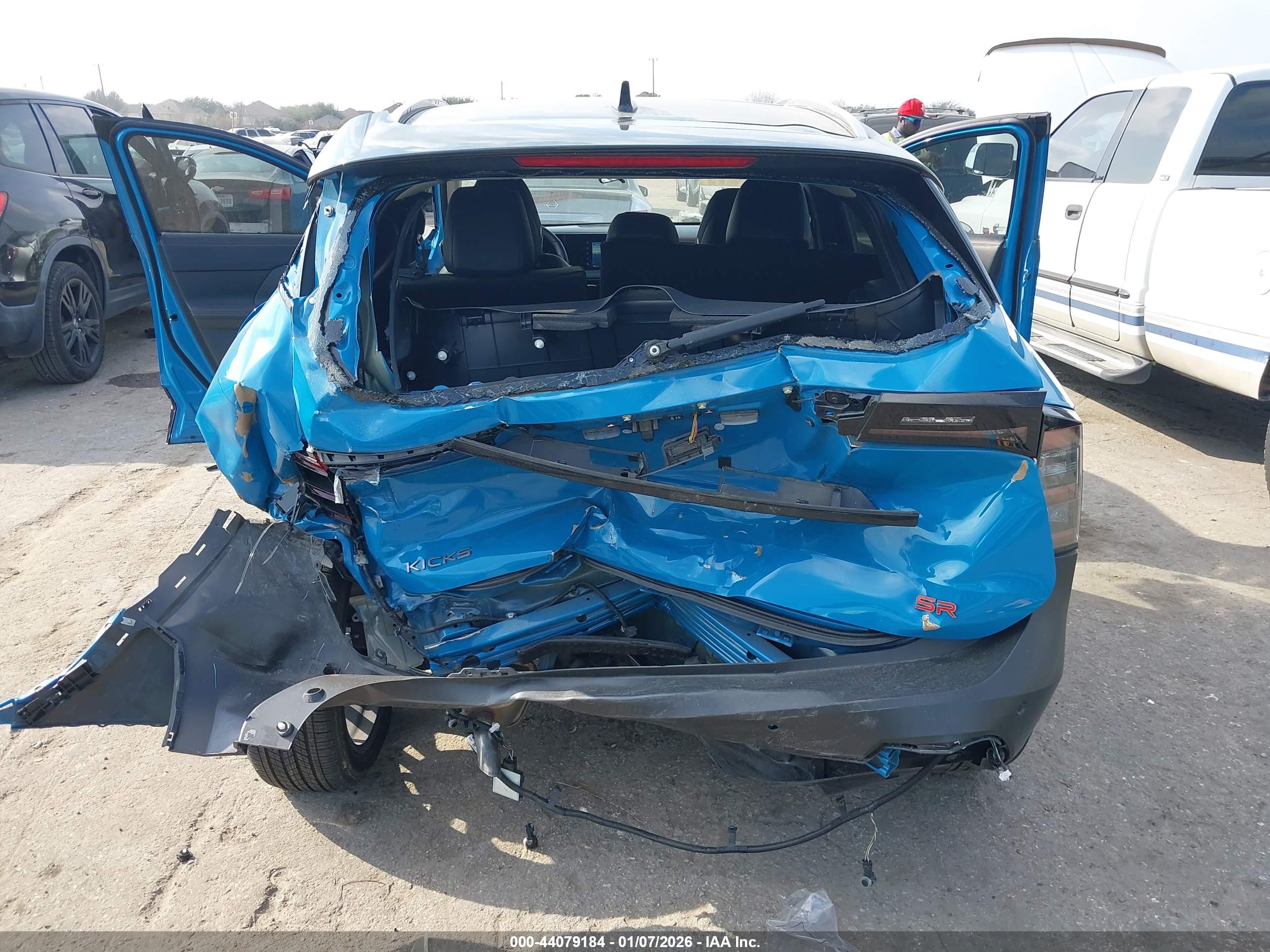 NISSAN KICKS image 6