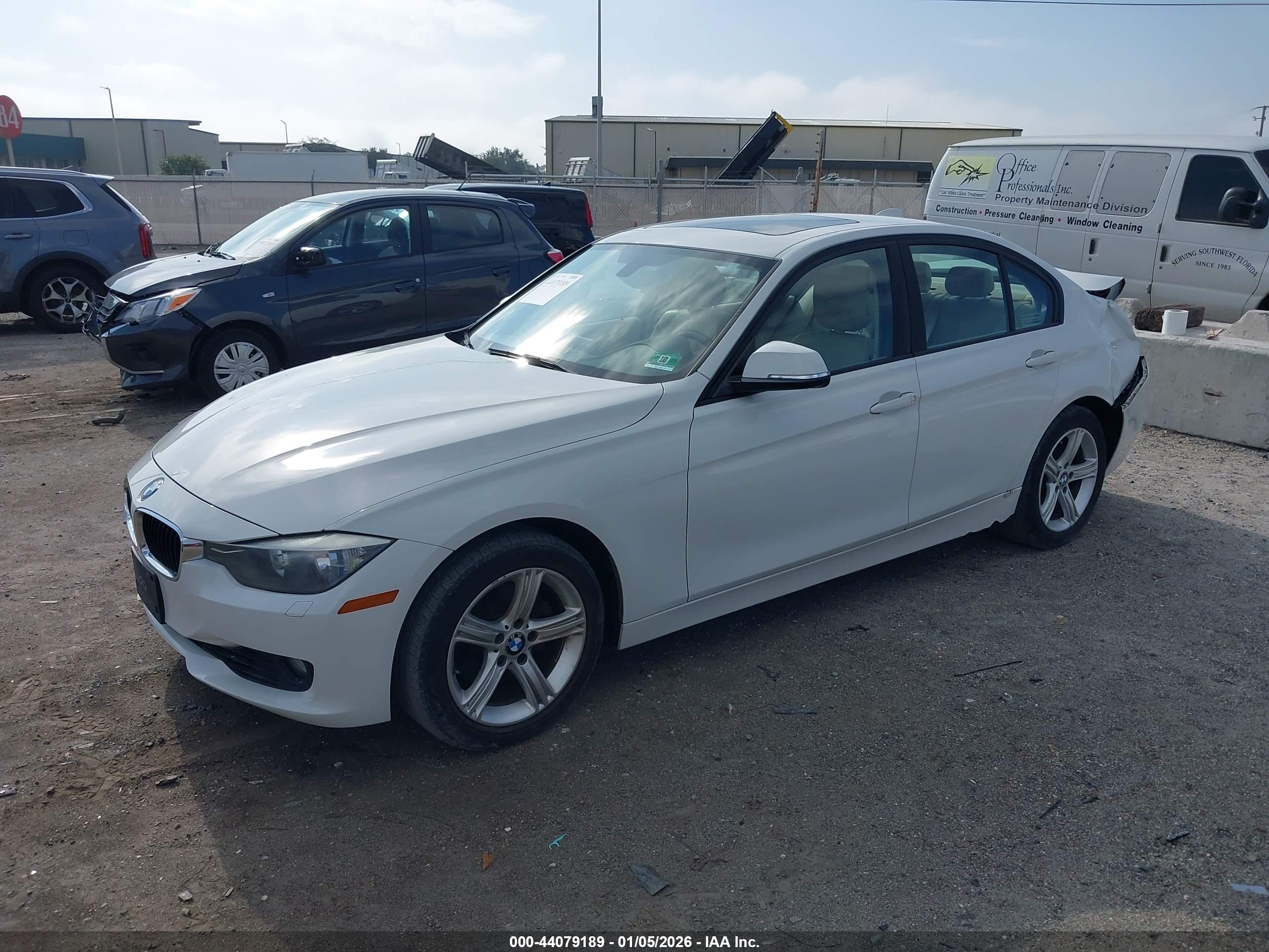 BMW 328I image 2