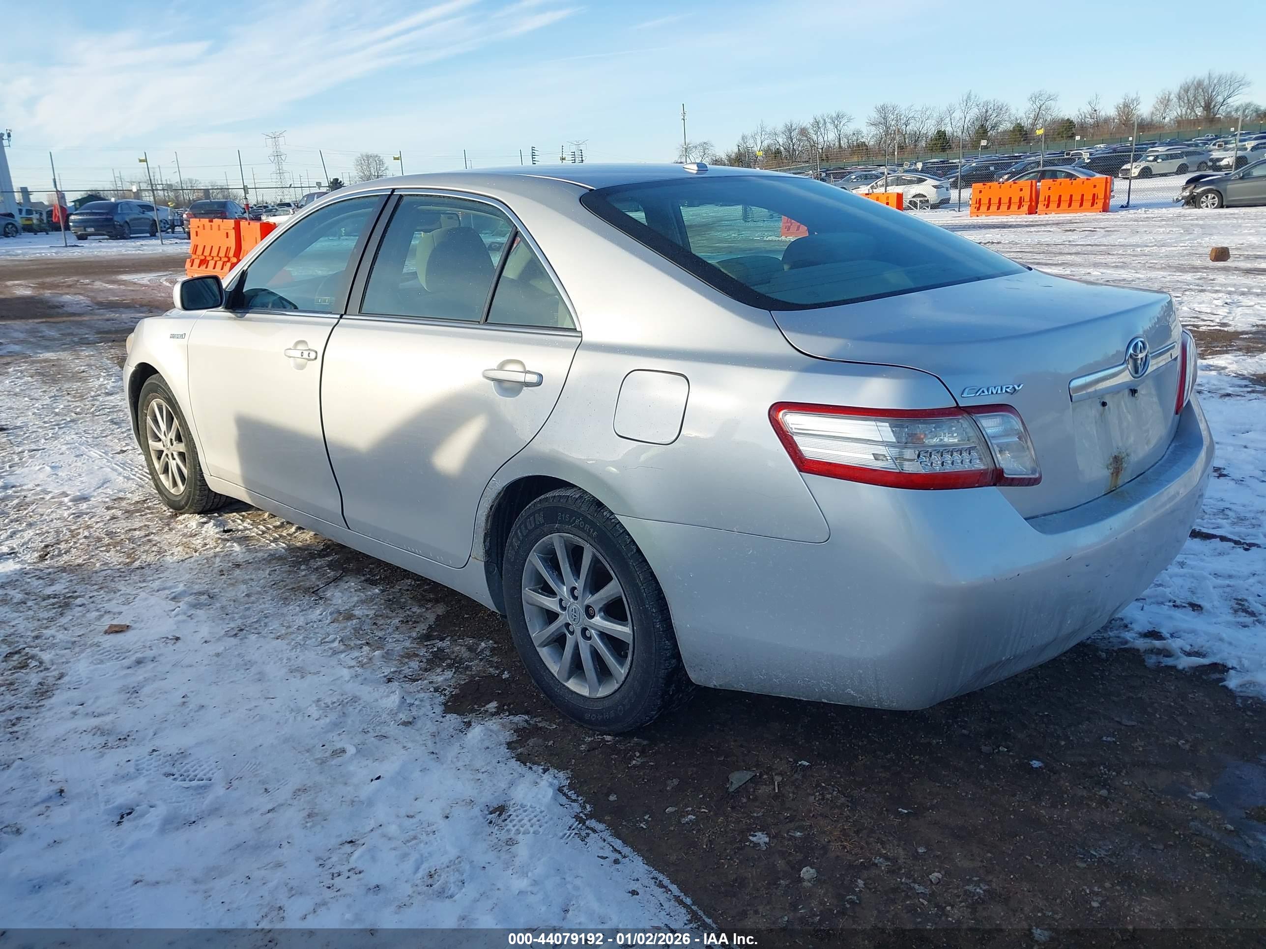TOYOTA CAMRY image 3