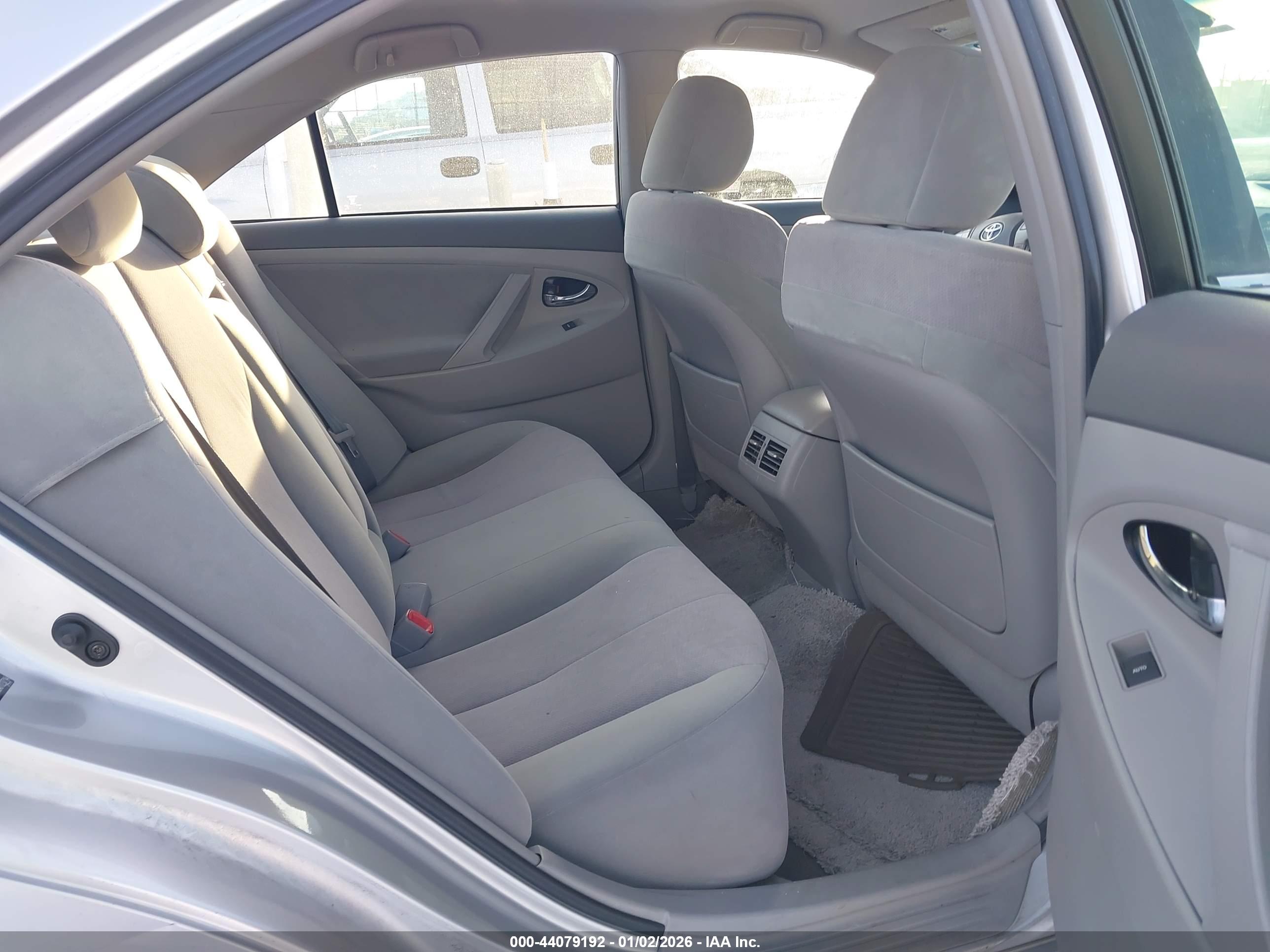 TOYOTA CAMRY image 8