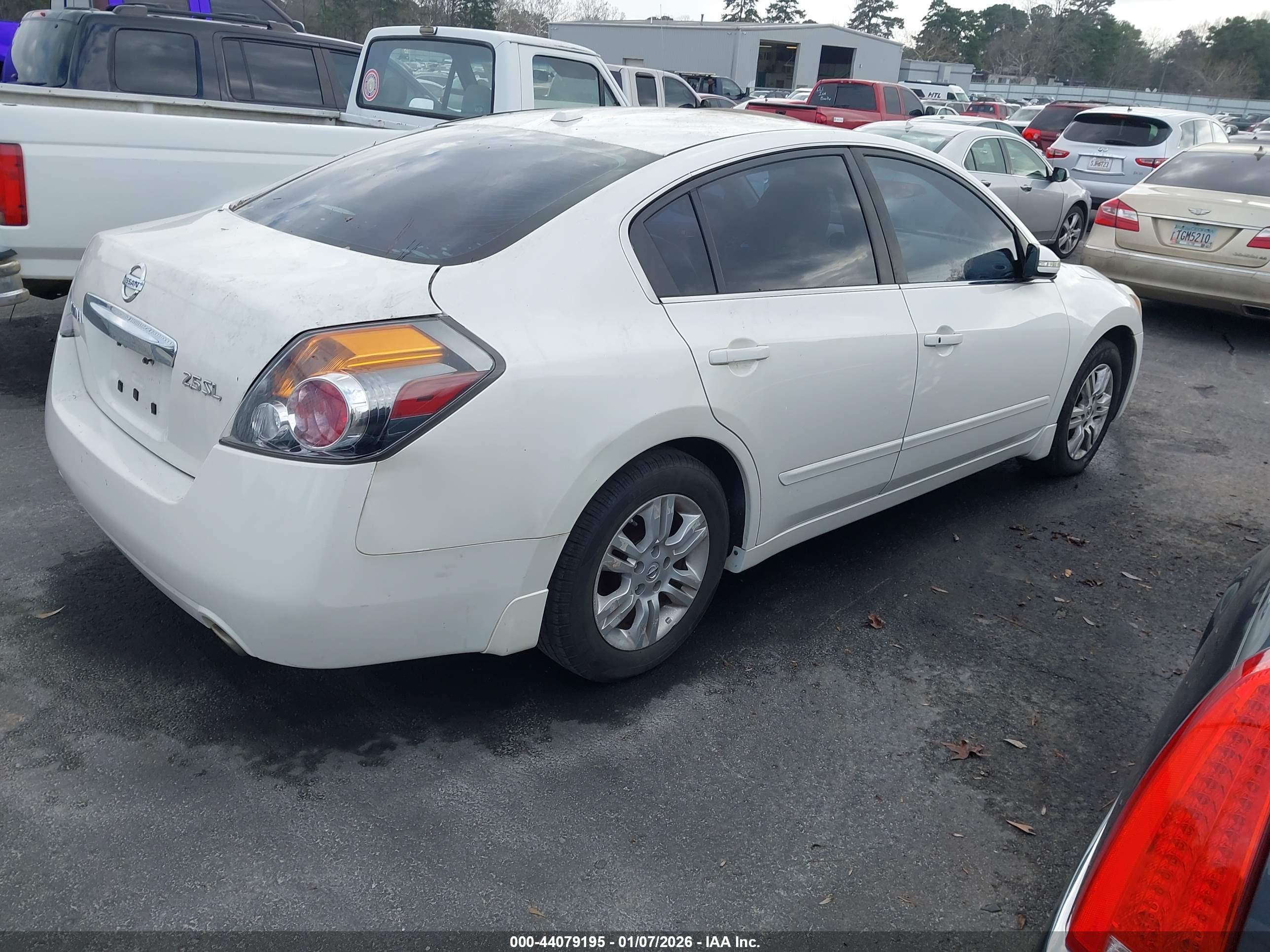 NISSAN ALTIMA image 4