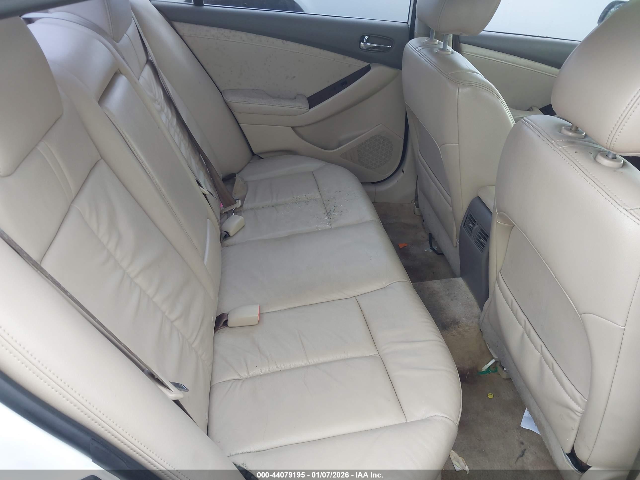 NISSAN ALTIMA image 8