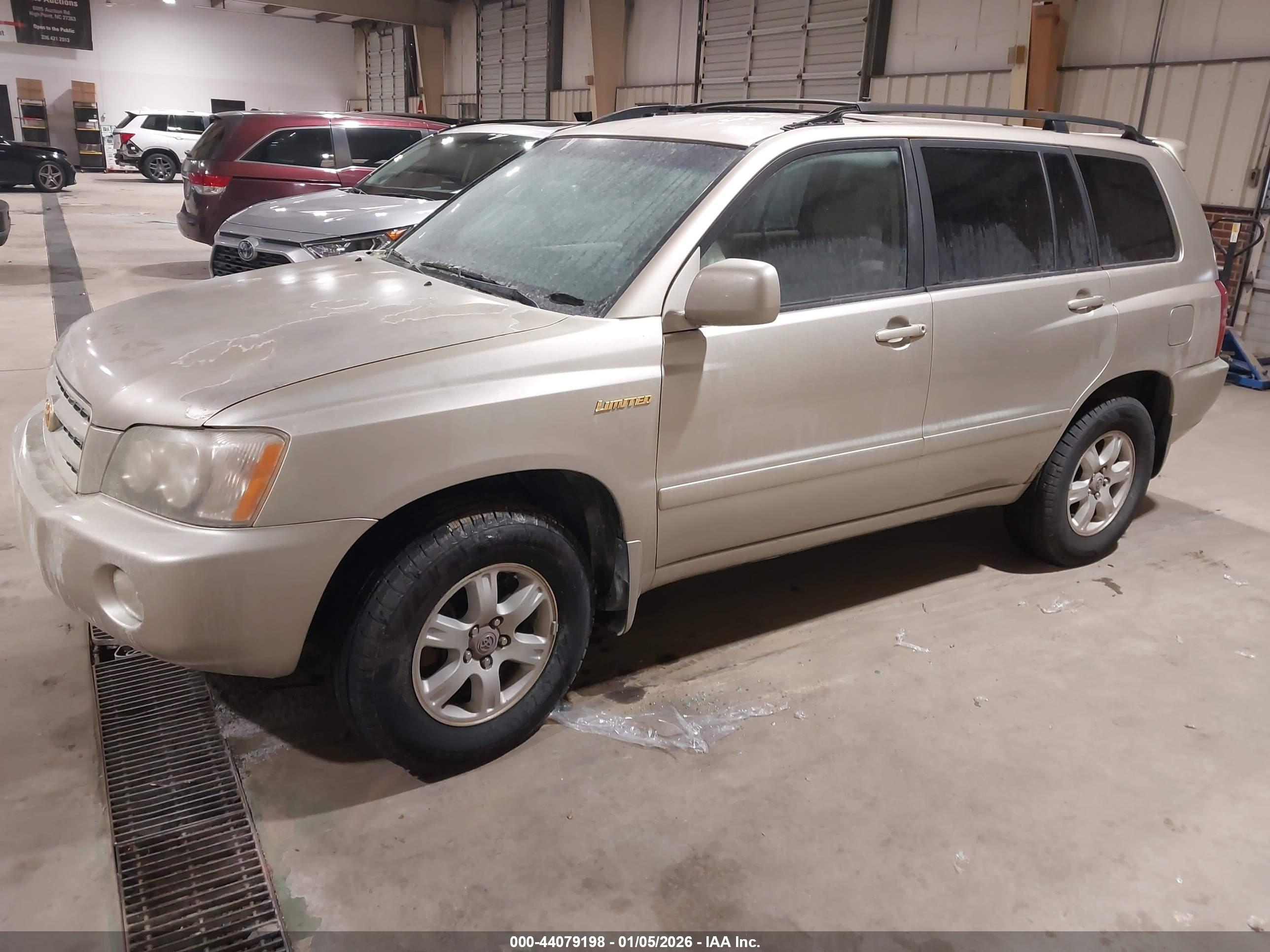 TOYOTA HIGHLANDER image 2