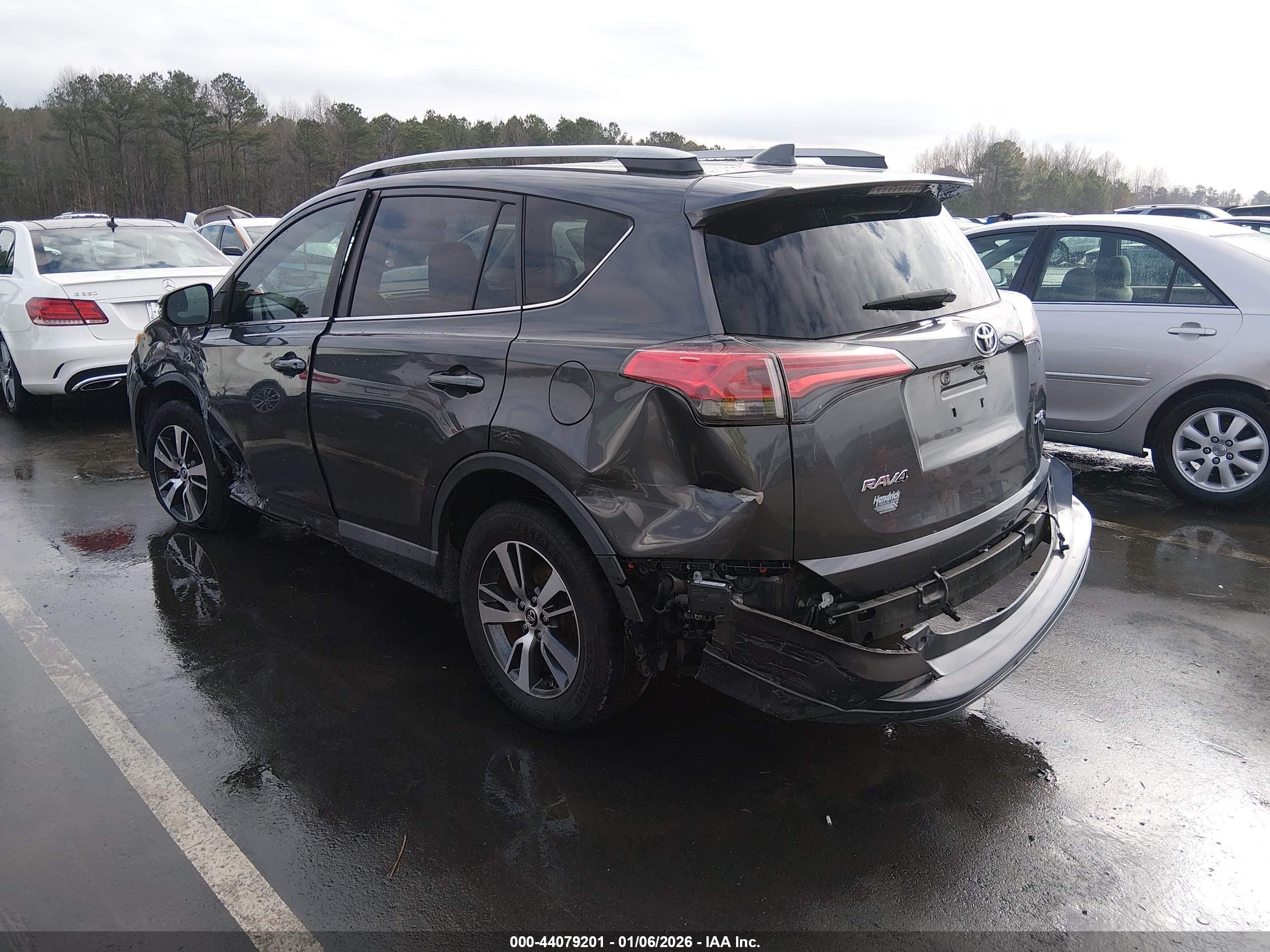 TOYOTA RAV4 image 3