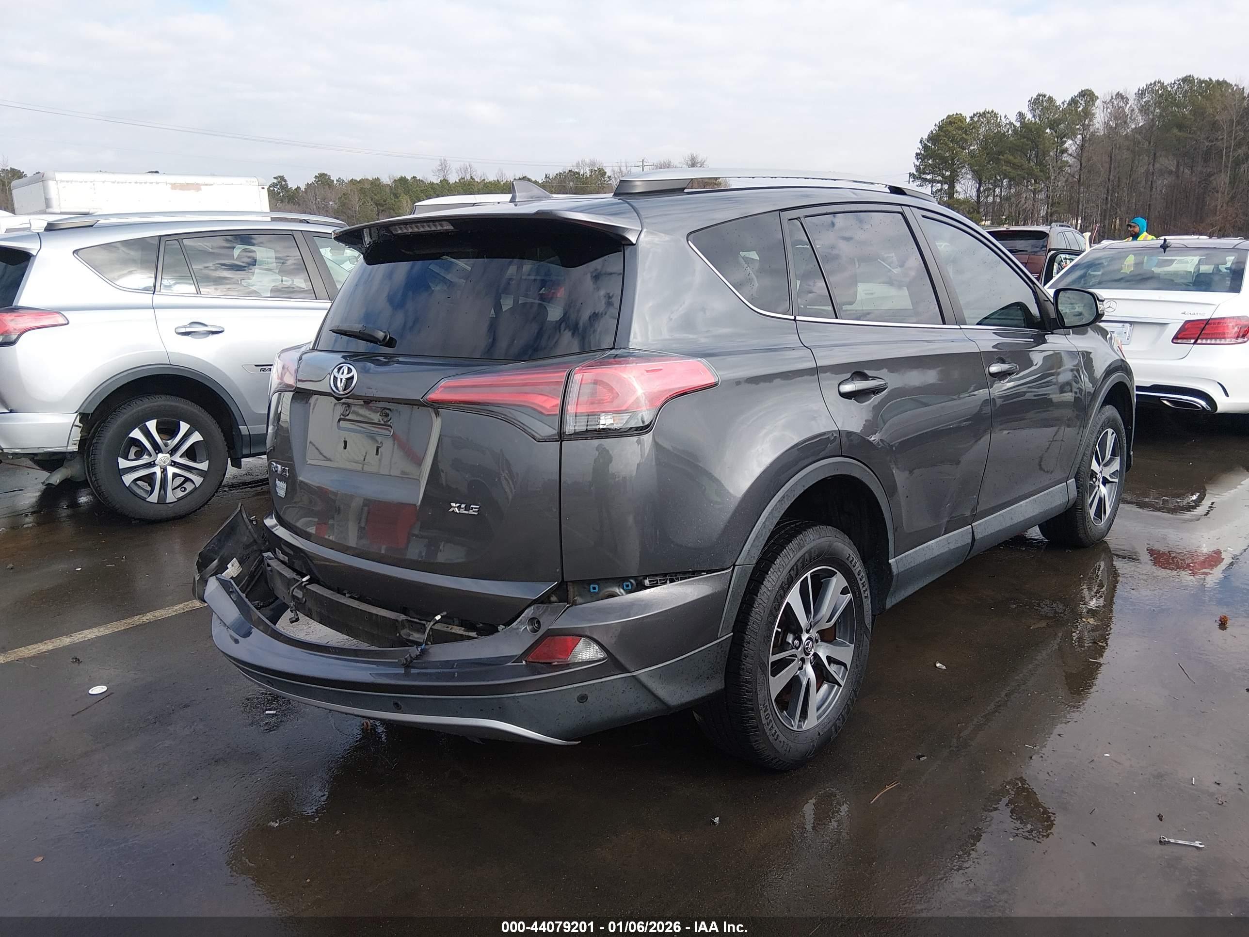 TOYOTA RAV4 image 4