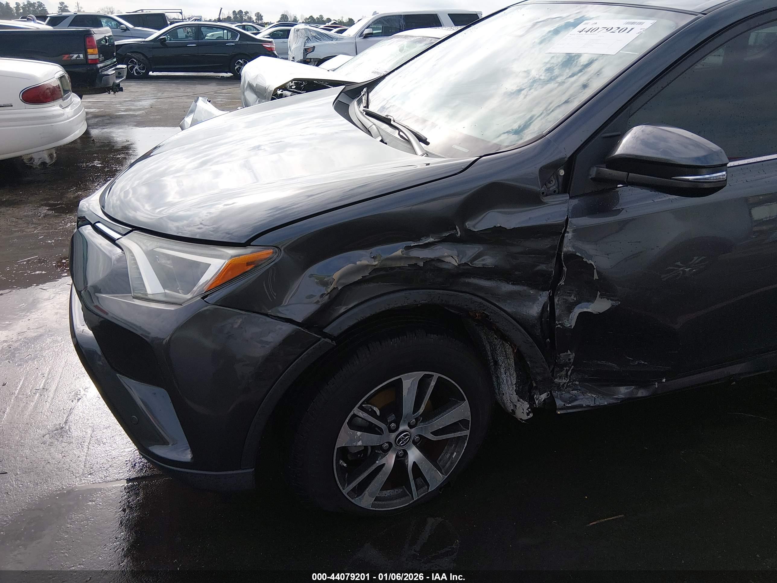 TOYOTA RAV4 image 6