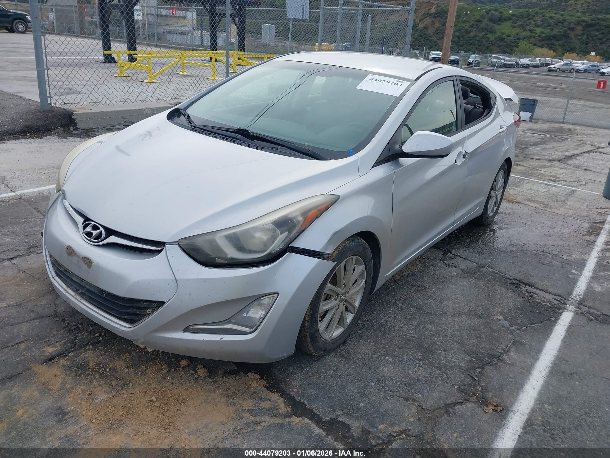 HYUNDAI ELANTRA image 2