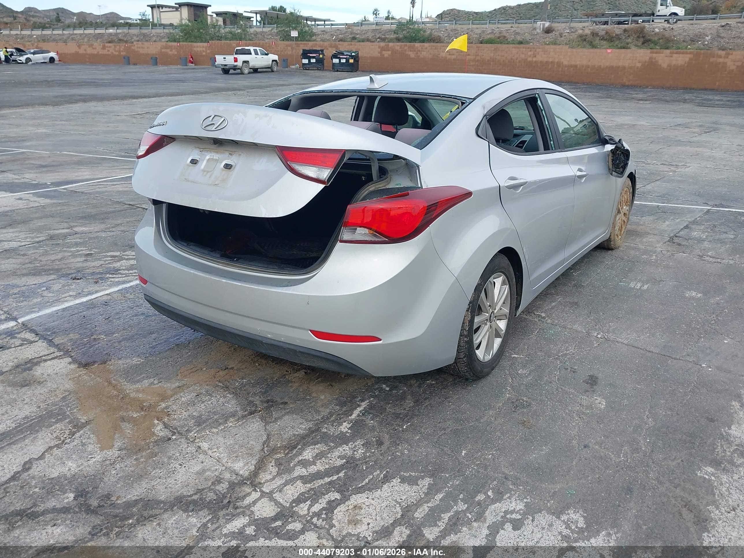 HYUNDAI ELANTRA image 4