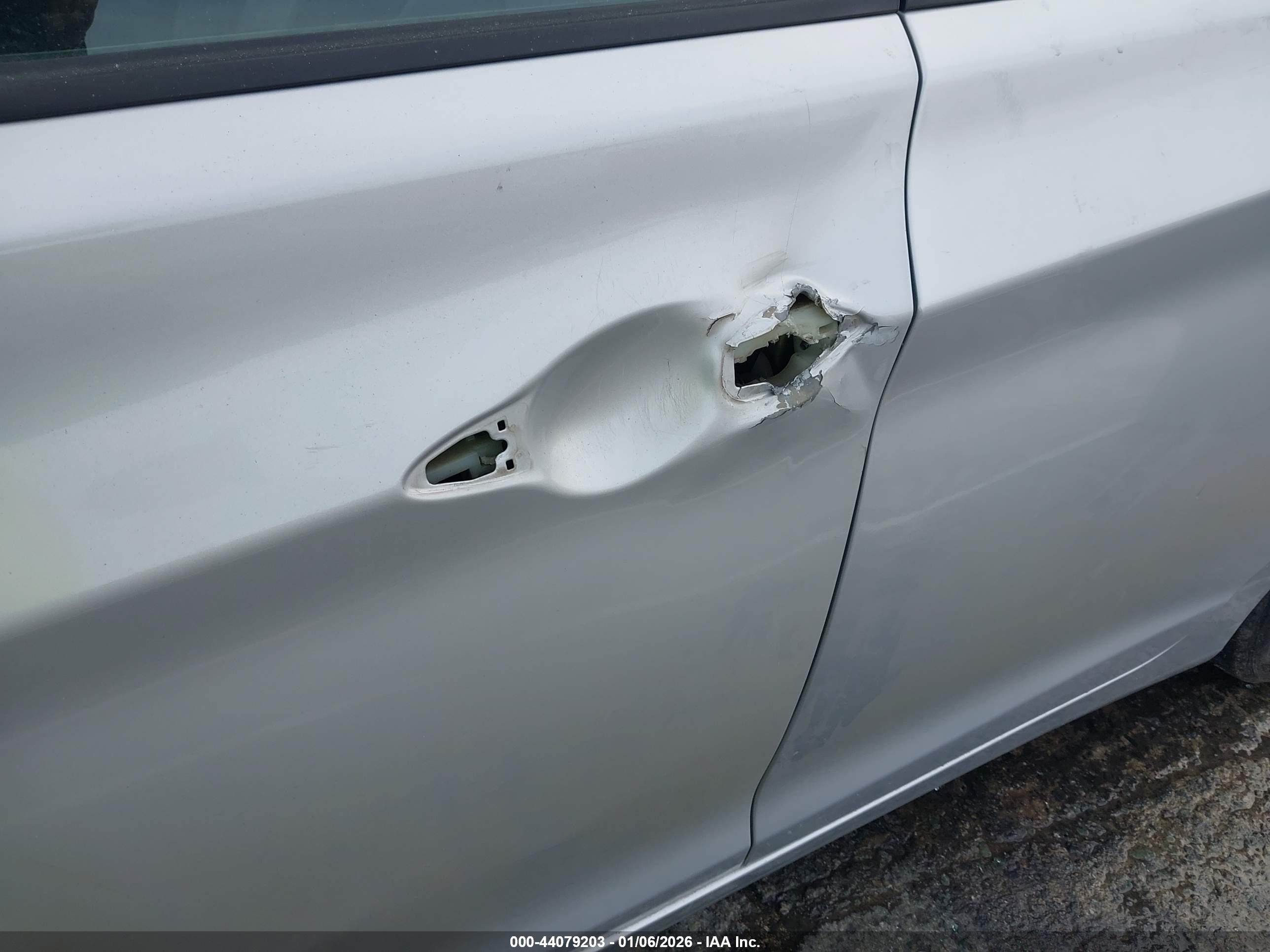 HYUNDAI ELANTRA image 6
