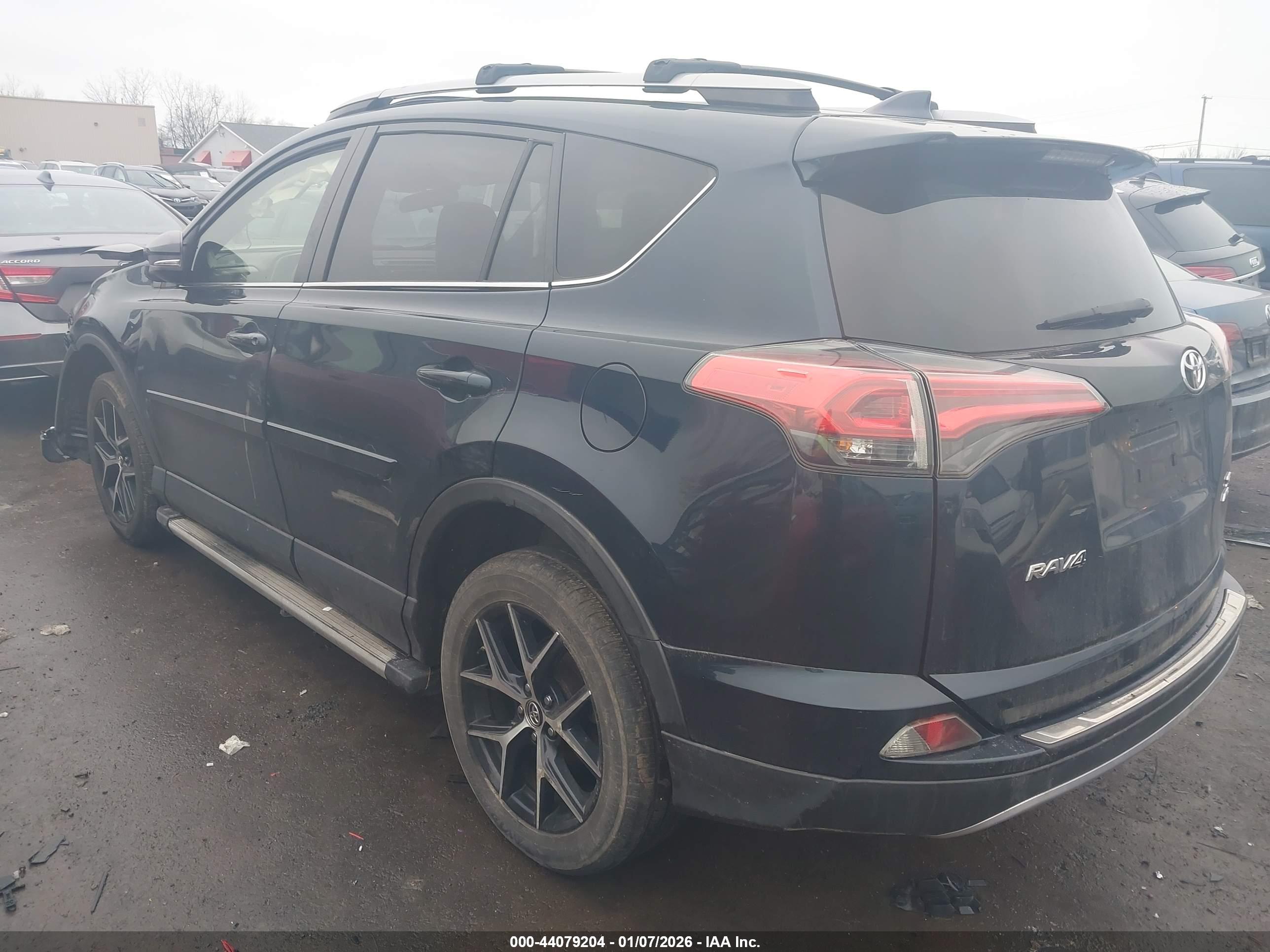 TOYOTA RAV4 image 3