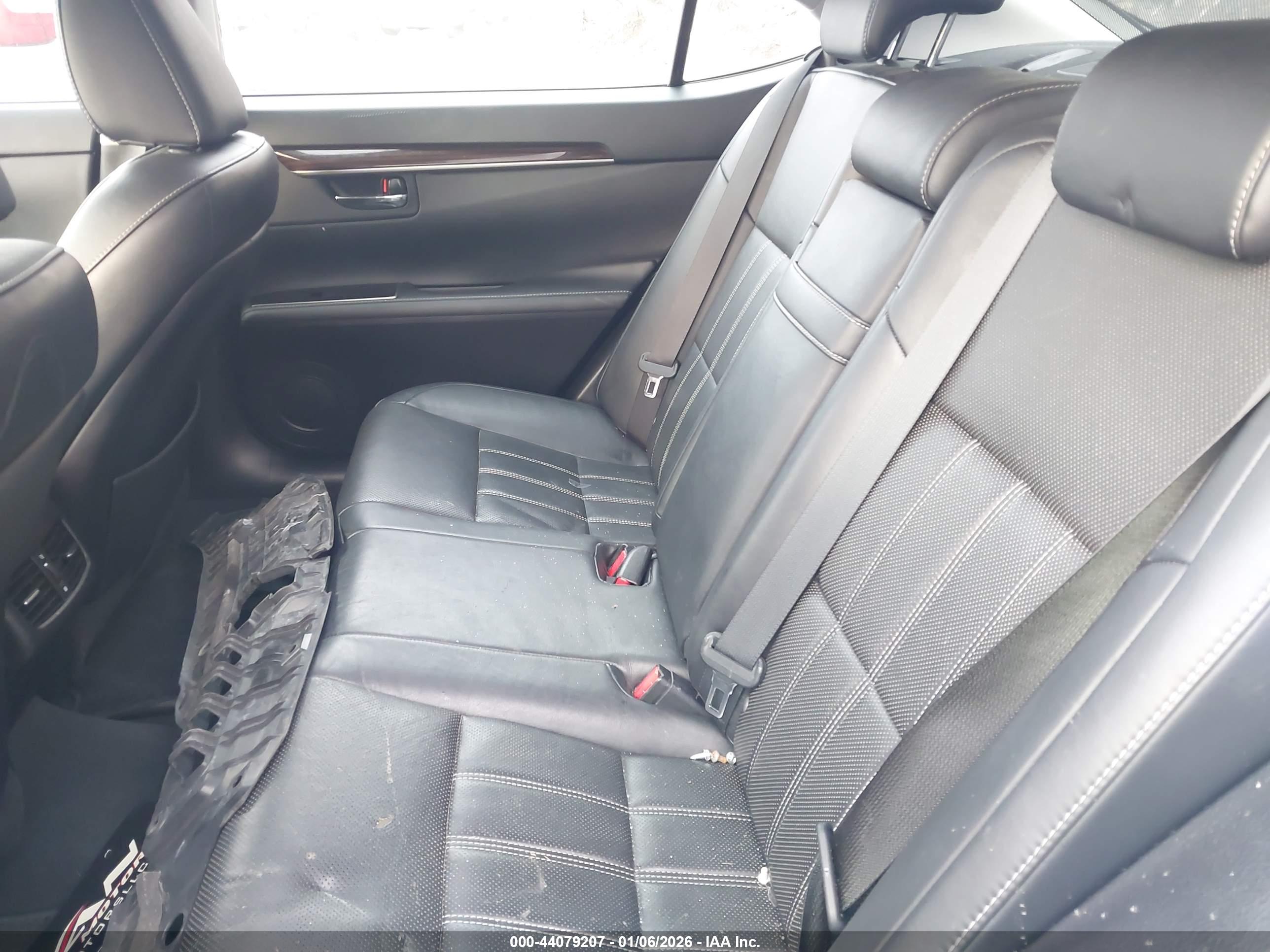 LEXUS ES image 8