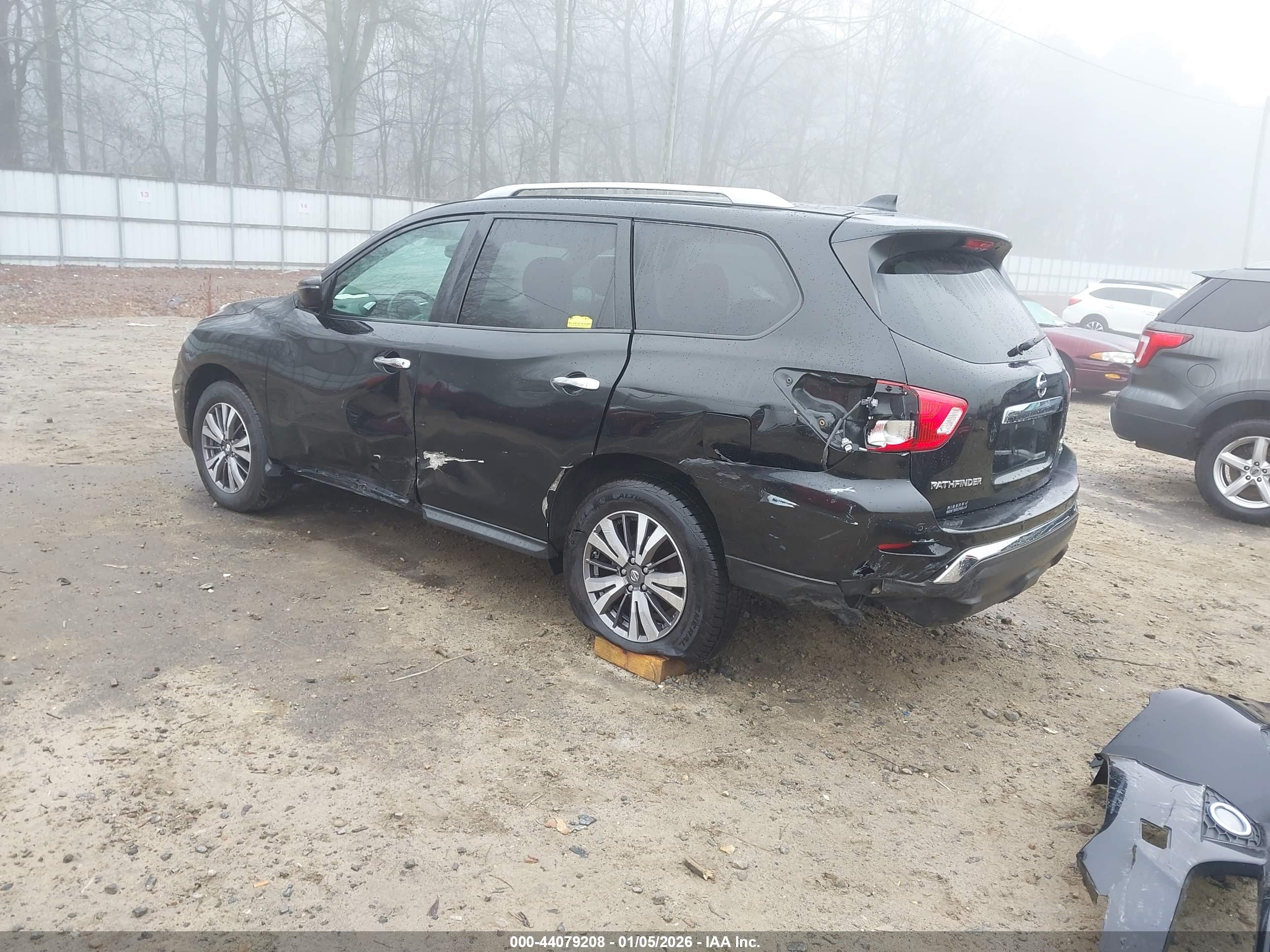 NISSAN PATHFINDER image 3