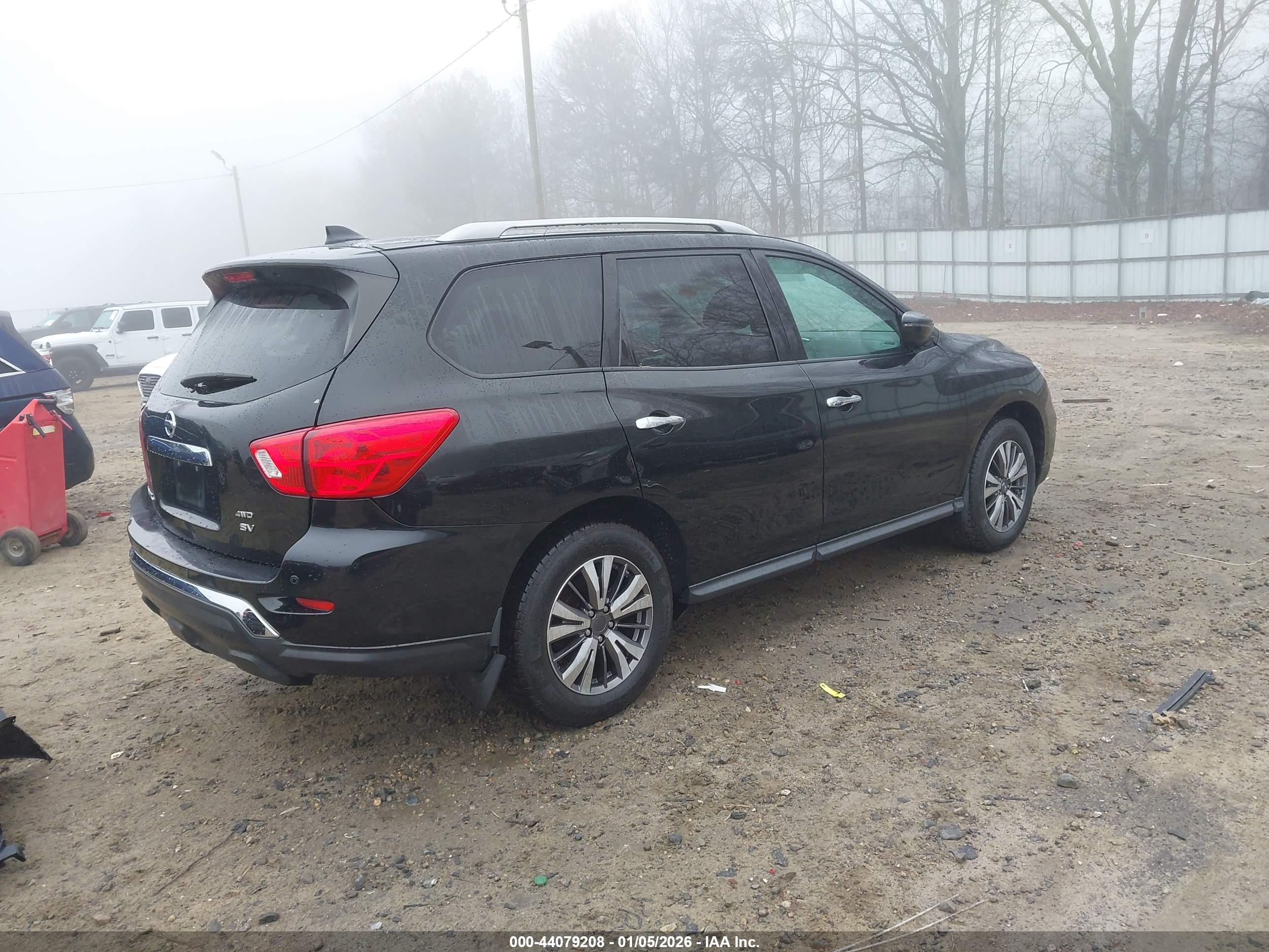 NISSAN PATHFINDER image 4