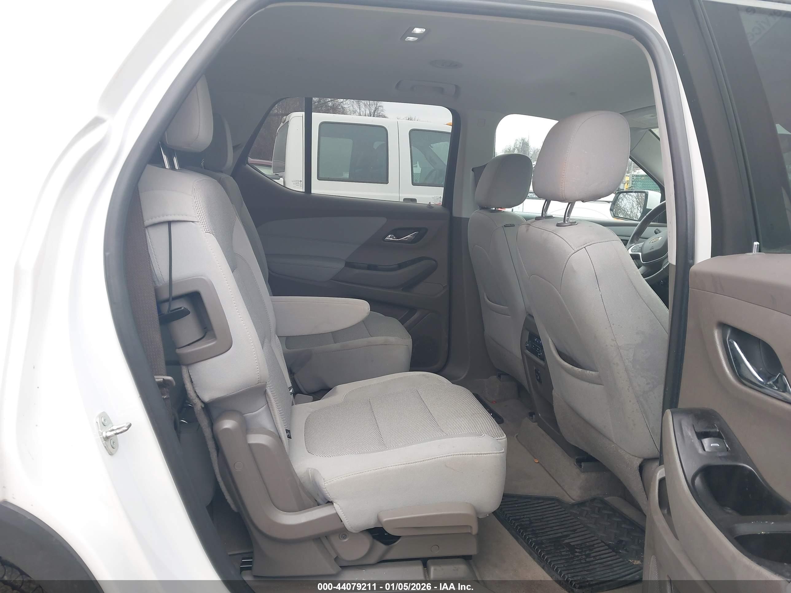 CHEVROLET TRAVERSE image 8