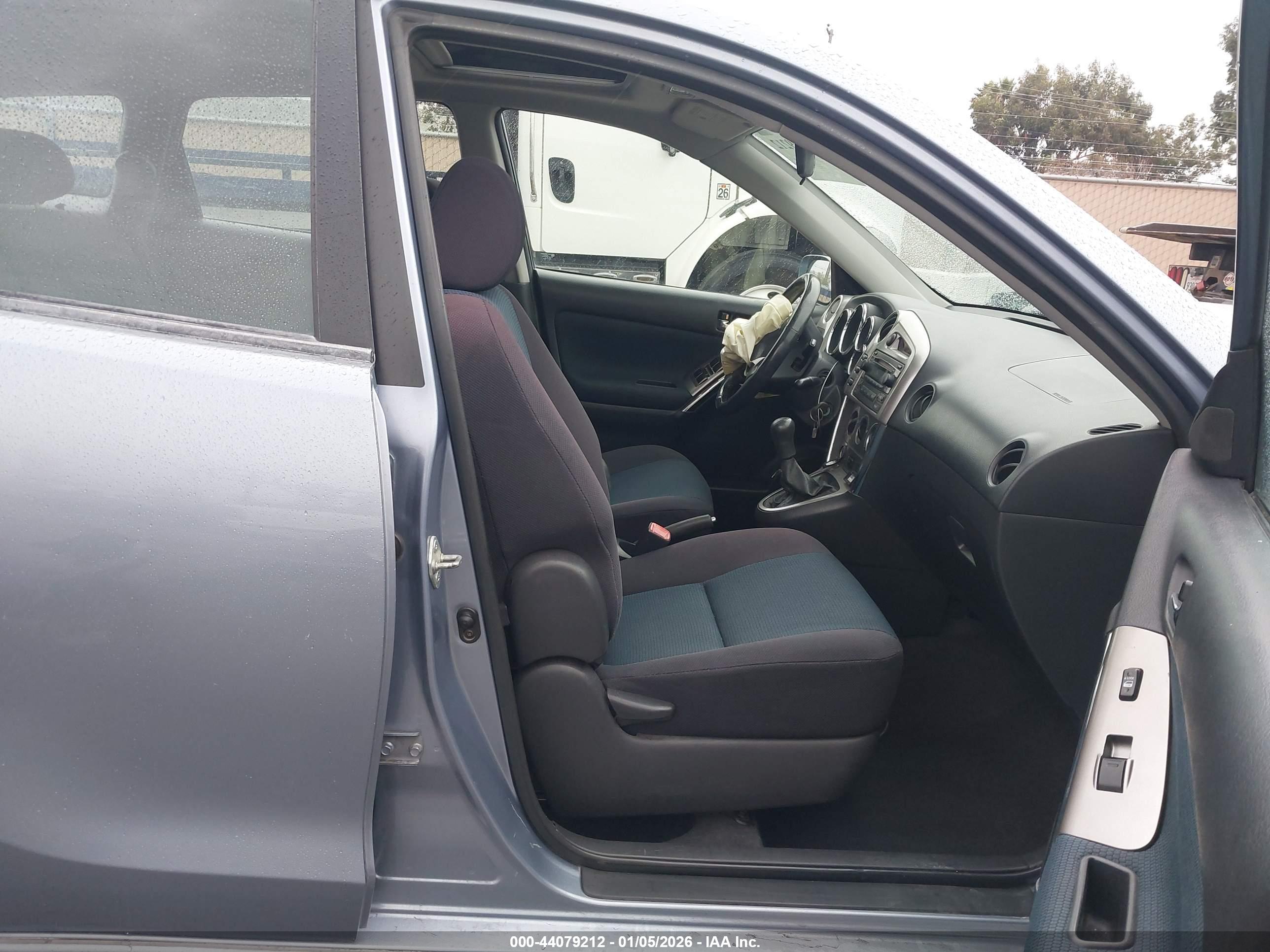 TOYOTA MATRIX image 5
