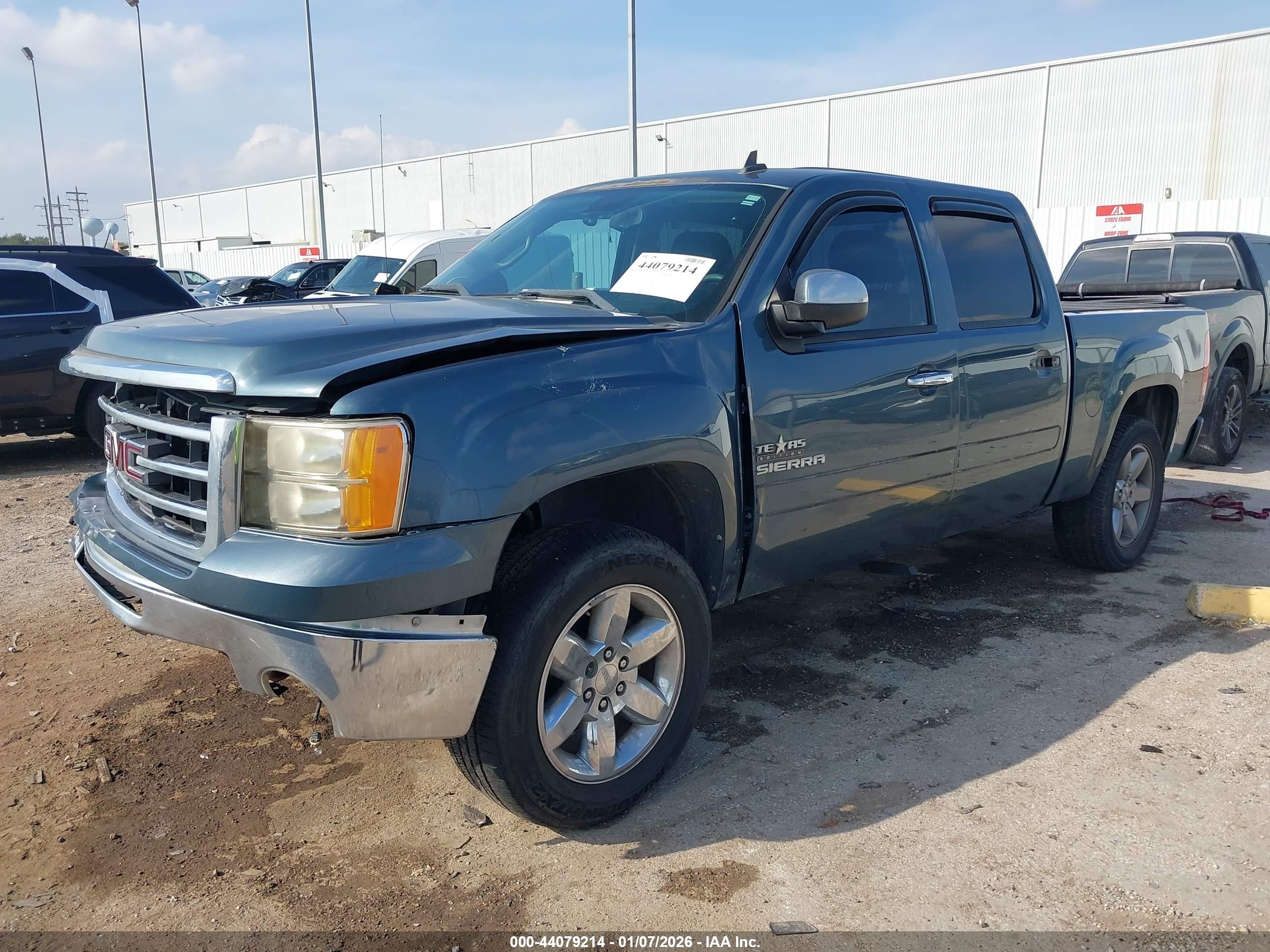 GMC SIERRA image 2