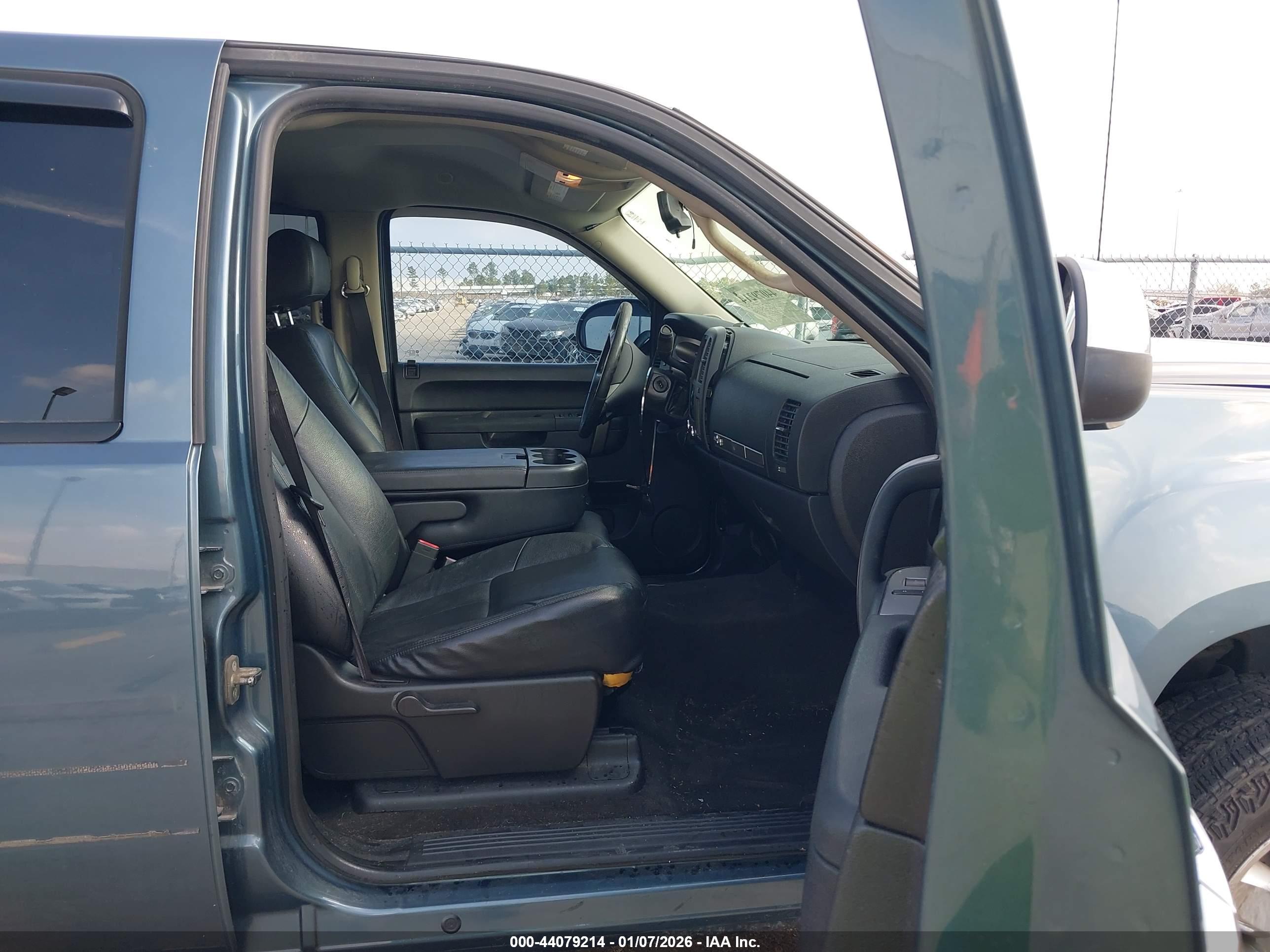 GMC SIERRA image 5