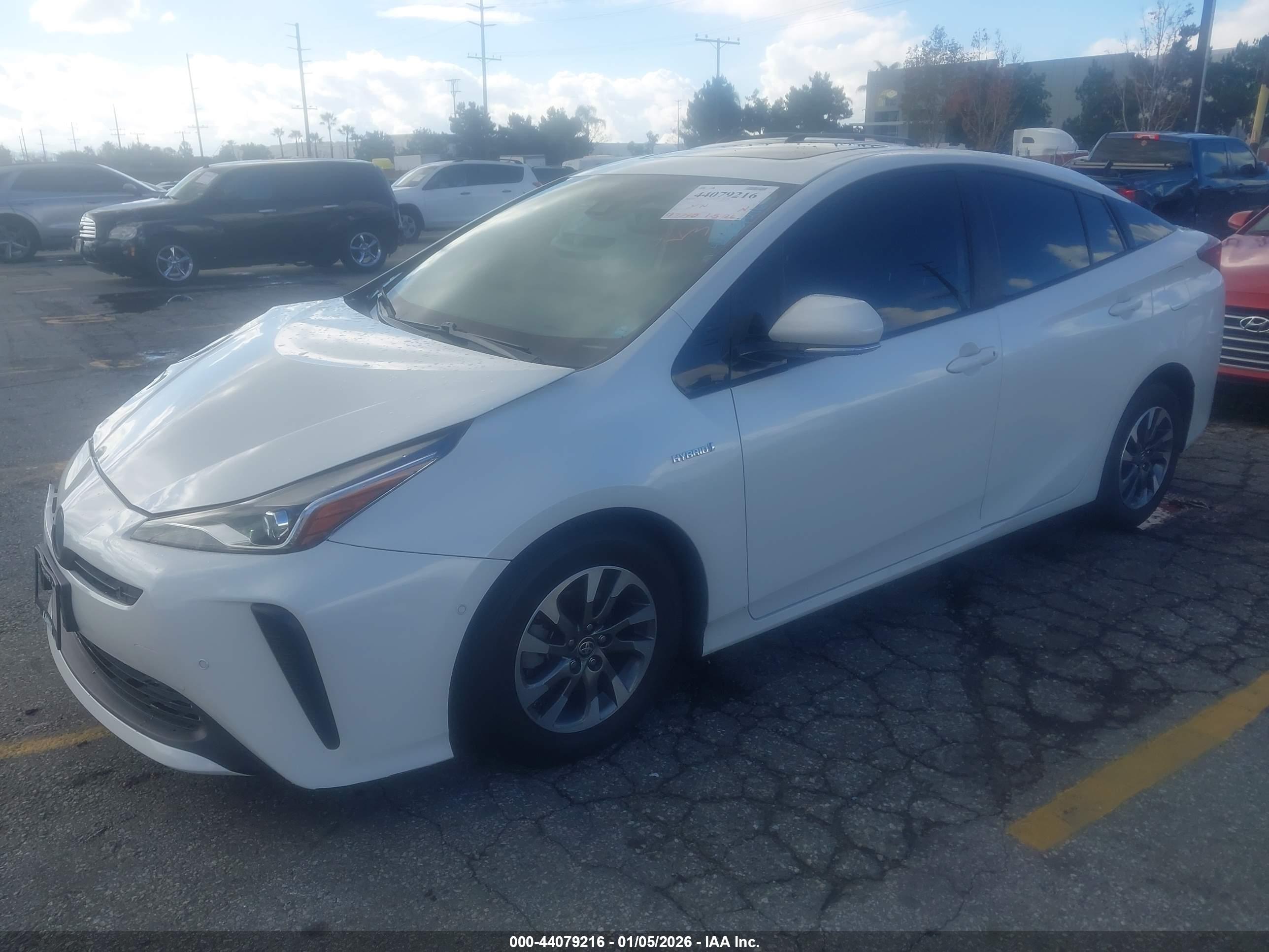 TOYOTA PRIUS image 2