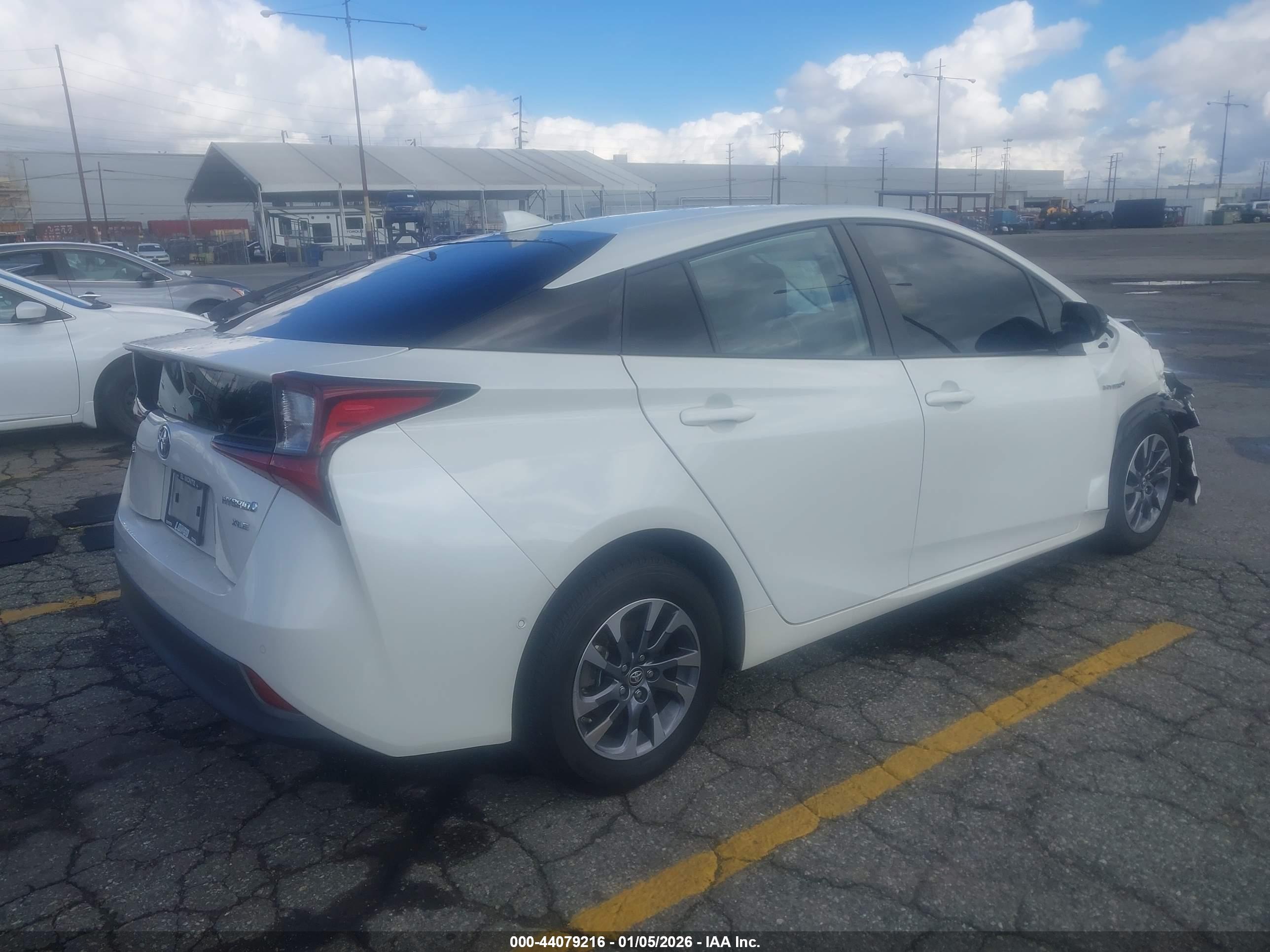 TOYOTA PRIUS image 4