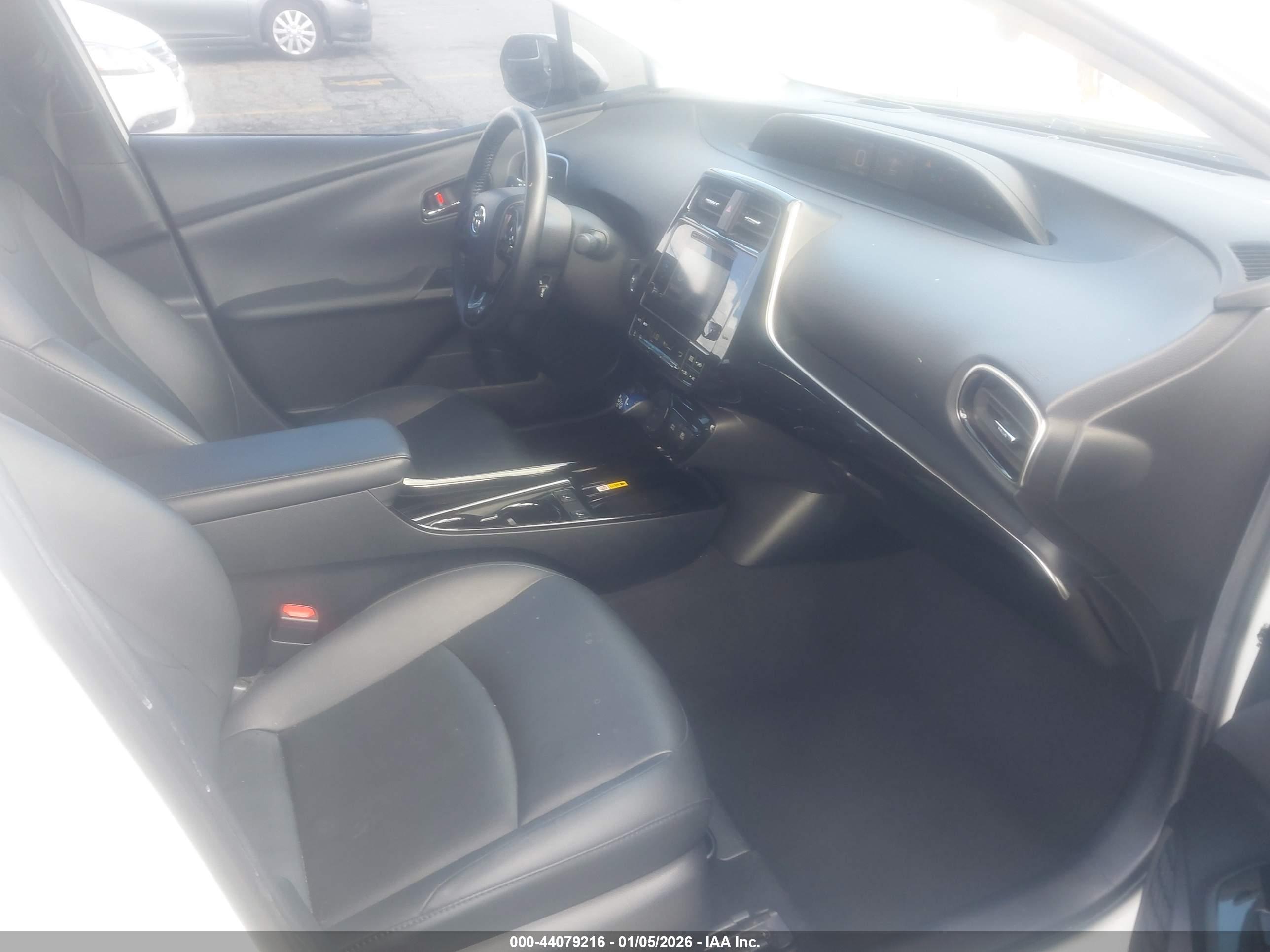 TOYOTA PRIUS image 5