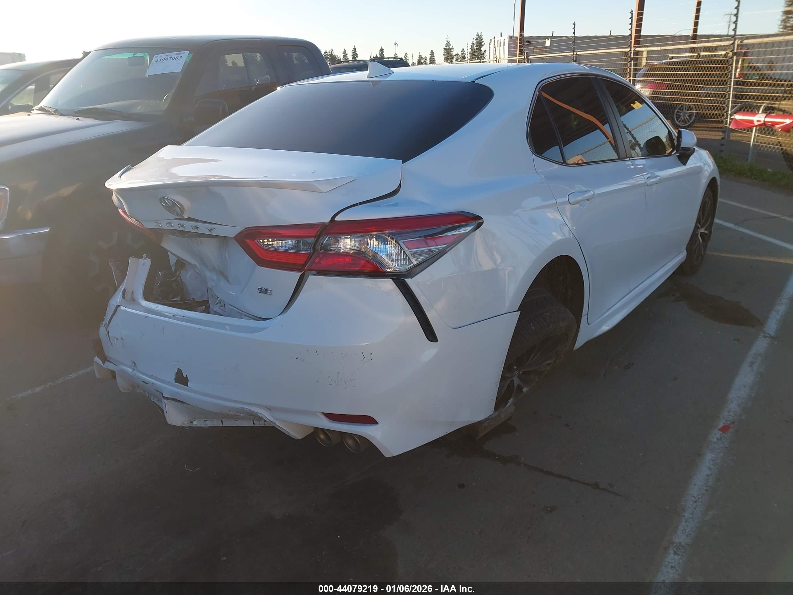 TOYOTA CAMRY image 4