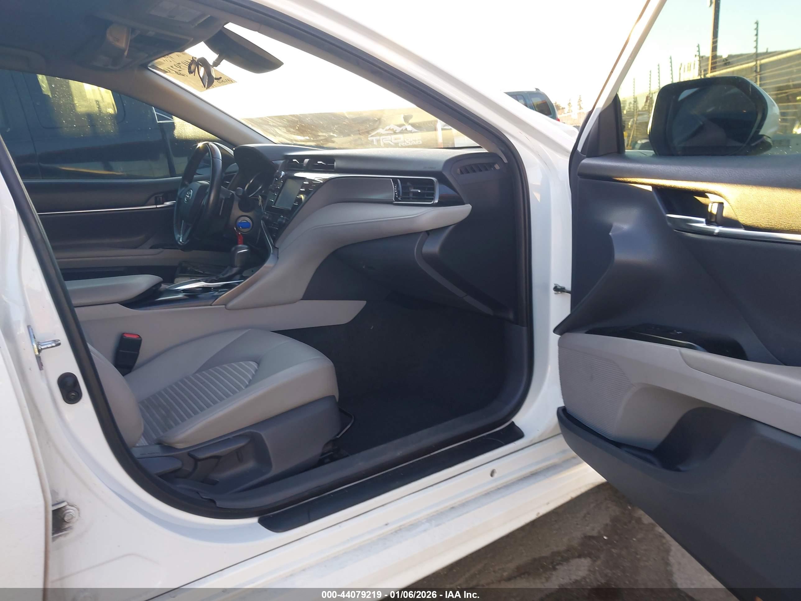 TOYOTA CAMRY image 5