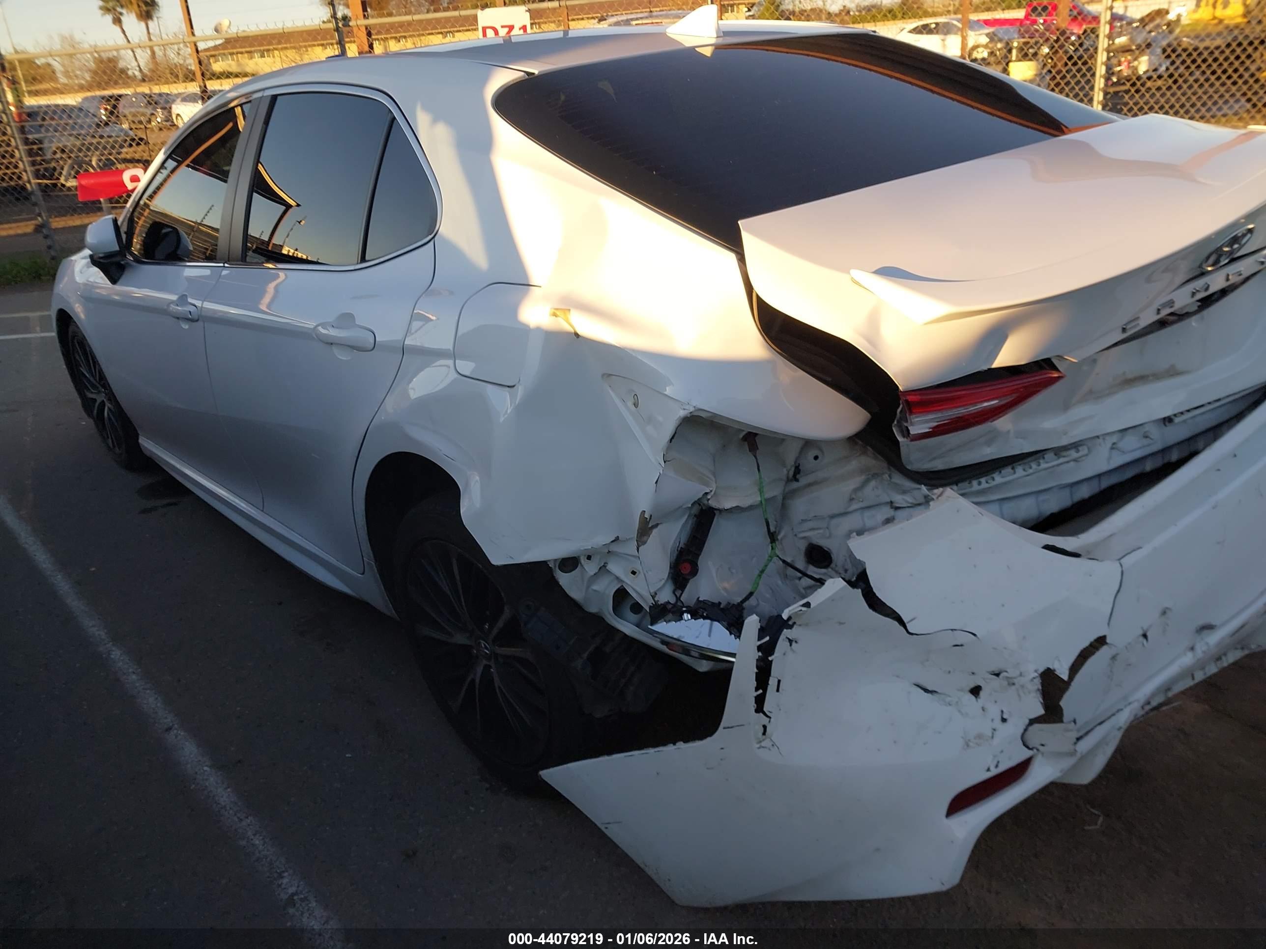TOYOTA CAMRY image 6