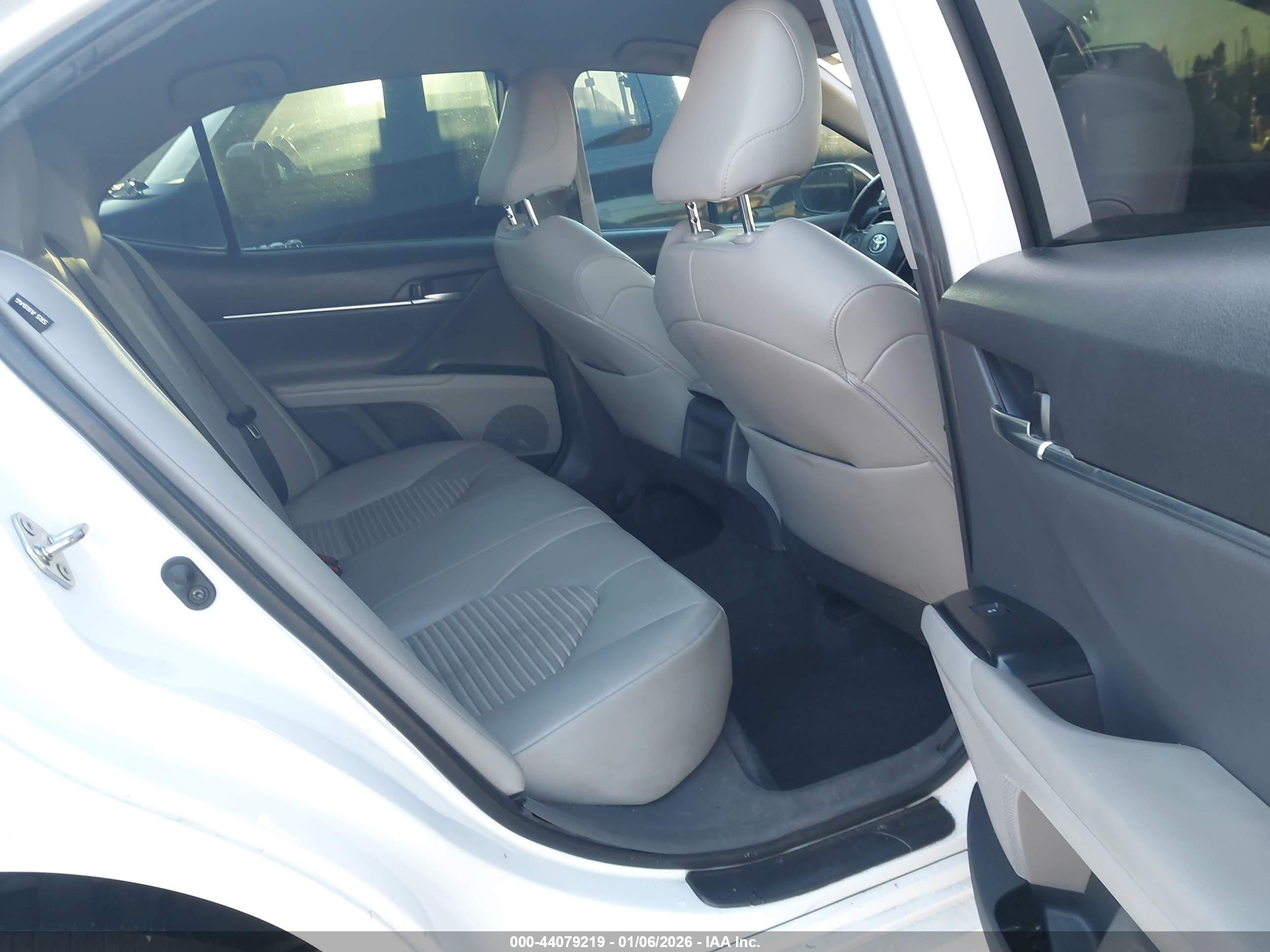 TOYOTA CAMRY image 8