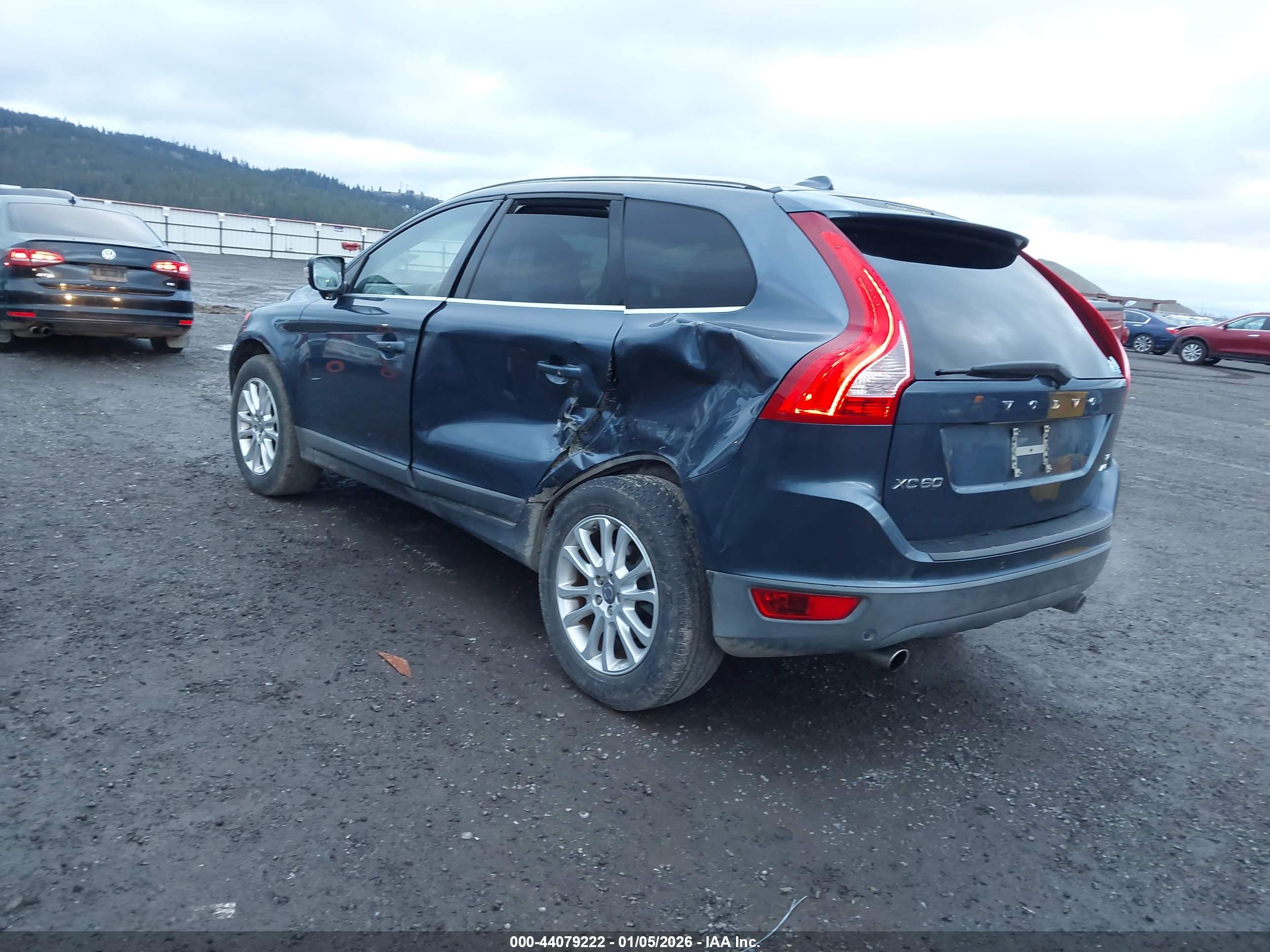 VOLVO XC60 image 3