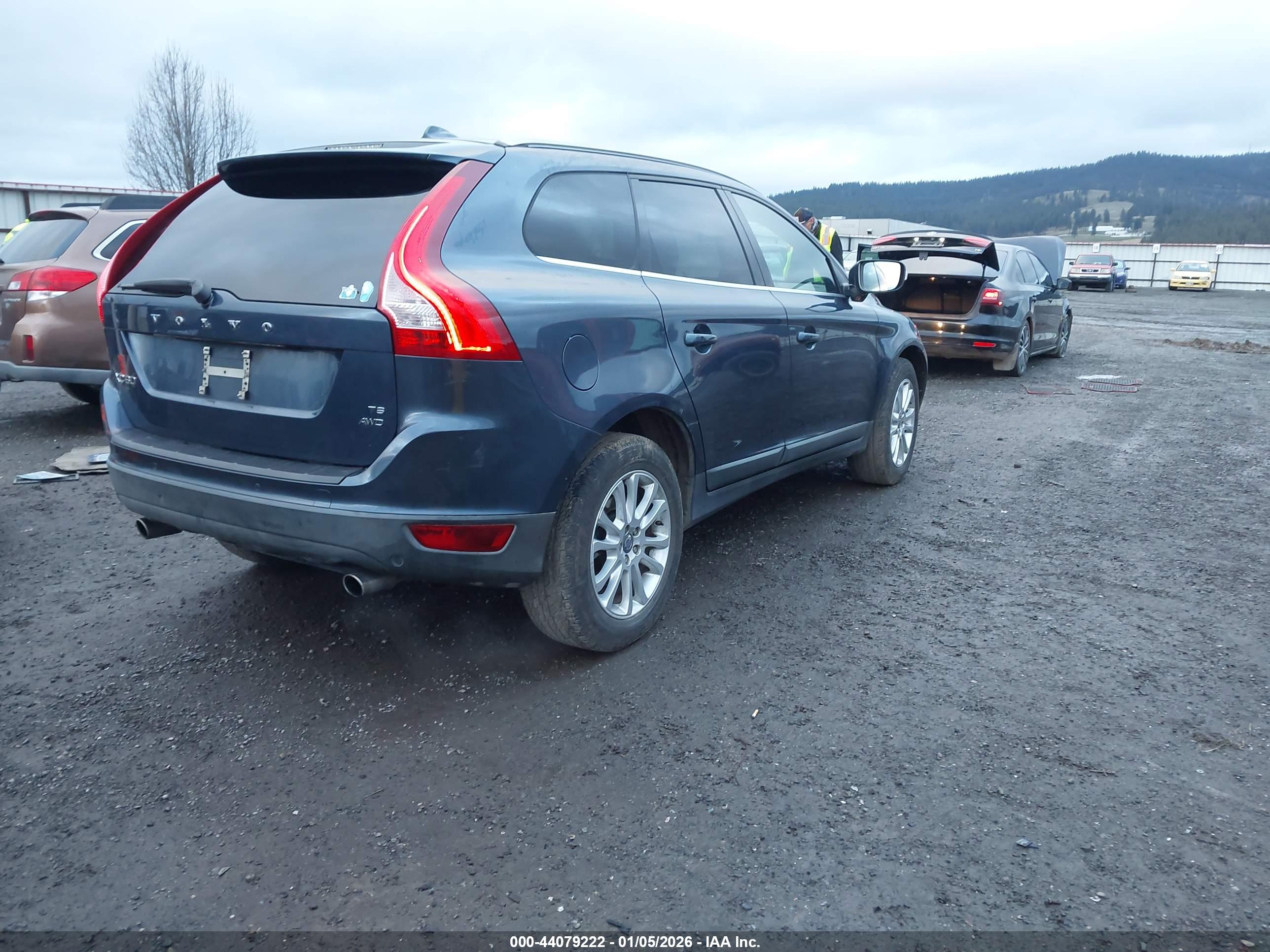 VOLVO XC60 image 4
