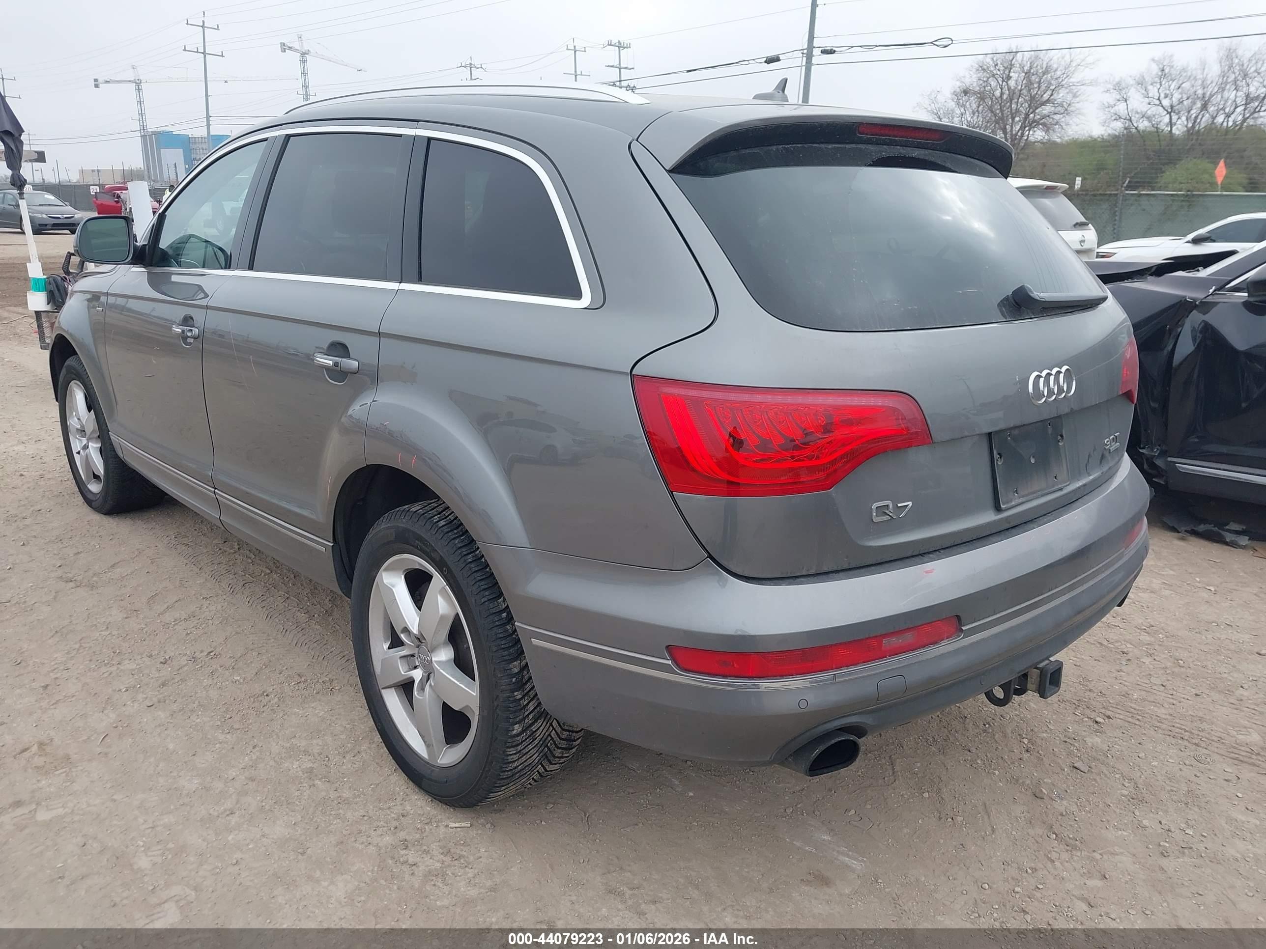 AUDI Q7 image 3