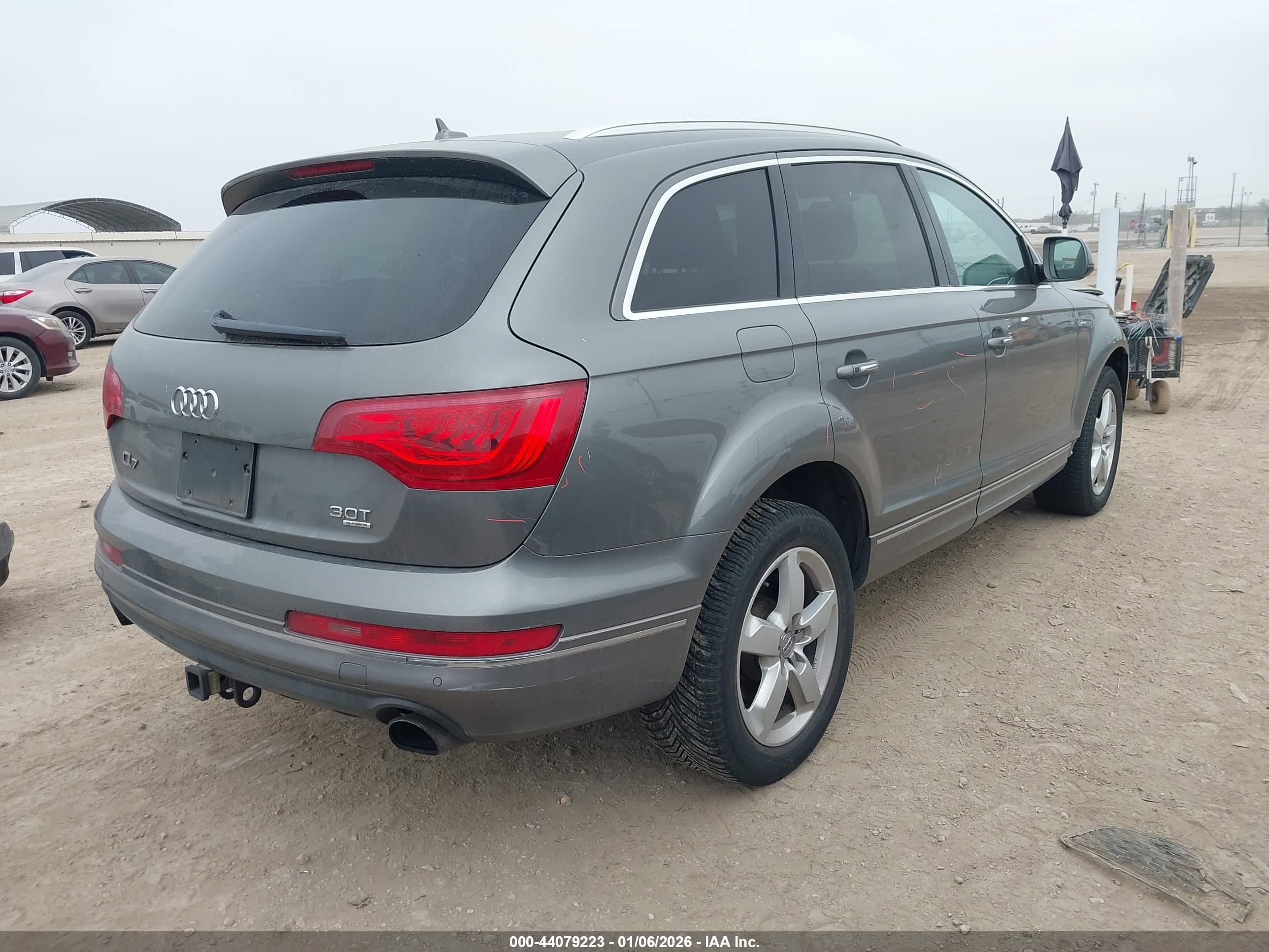 AUDI Q7 image 4